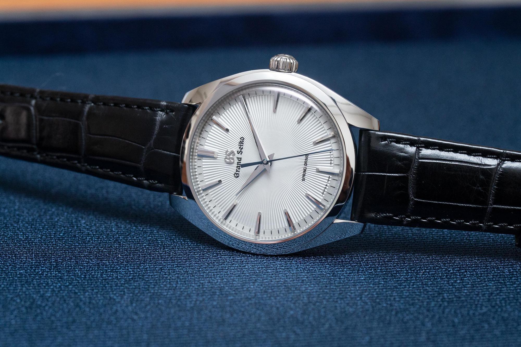 裝載9R31機芯的SBGY003，38.5mm不鏽鋼錶殼，全球限量700只，定價NT$266,000。