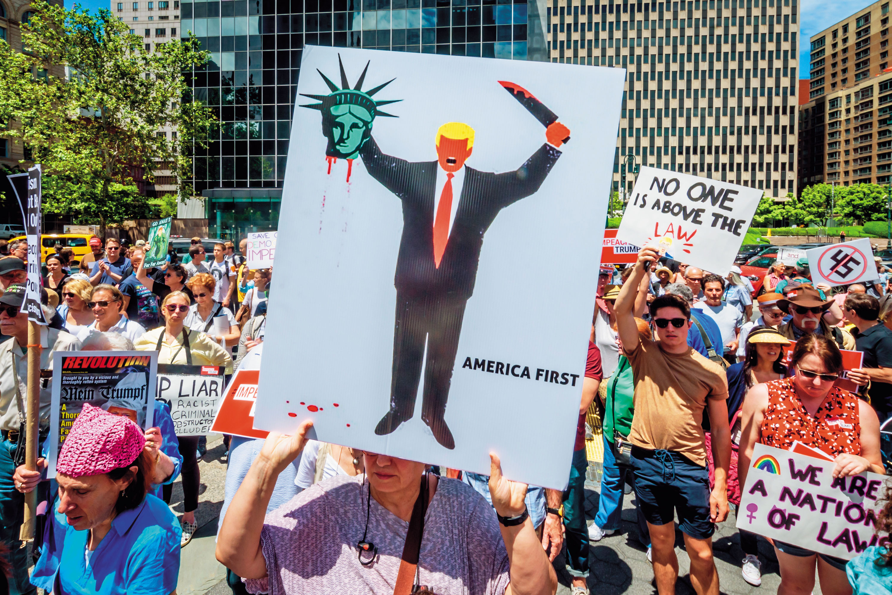 美國總統川普正面臨彈劾案，美中貿易談判是否暫休兵，將影響投資市場表現。（東方IC）