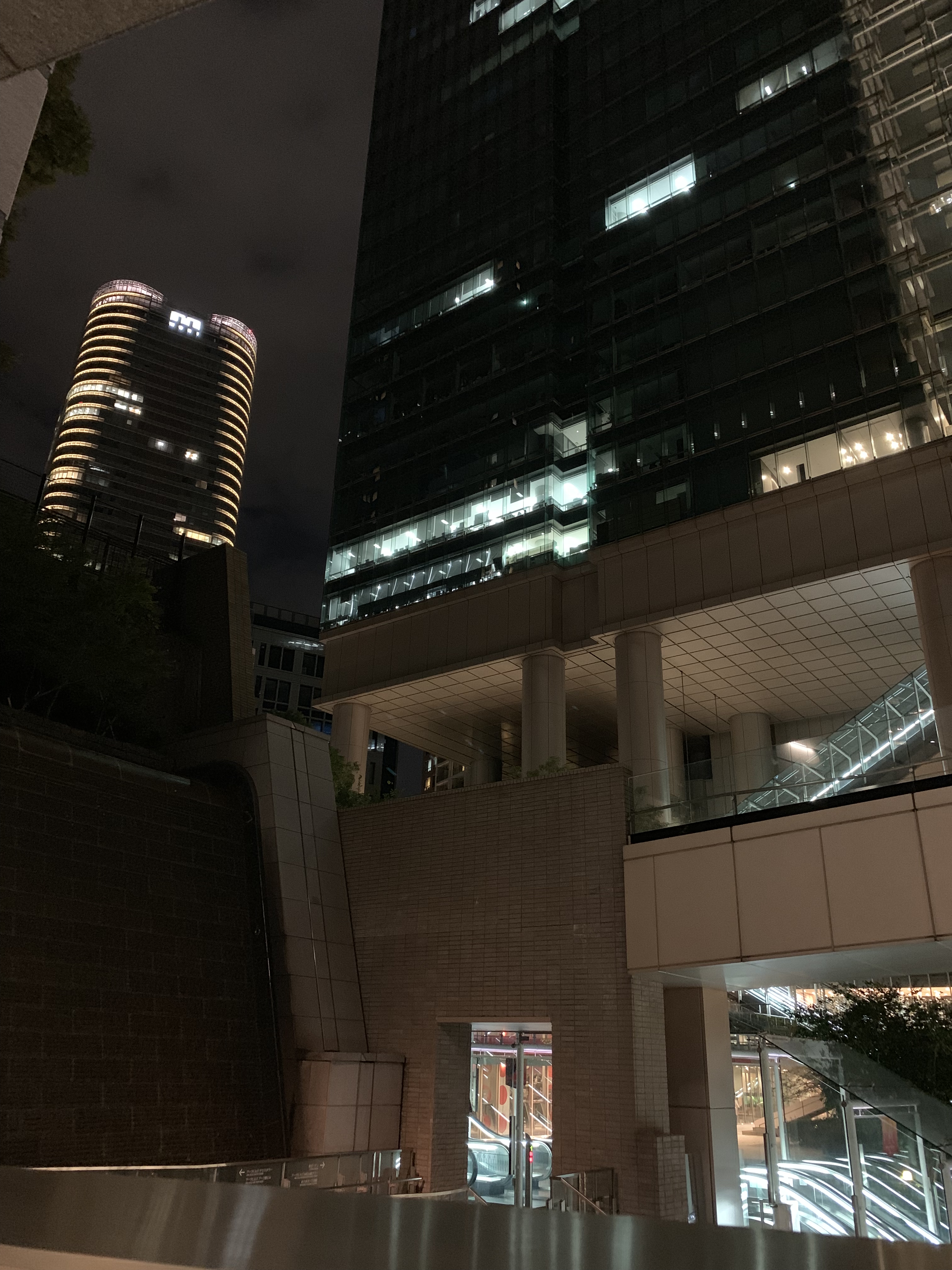 開在六本木辦公大樓裡,第一次來得好好找一下。