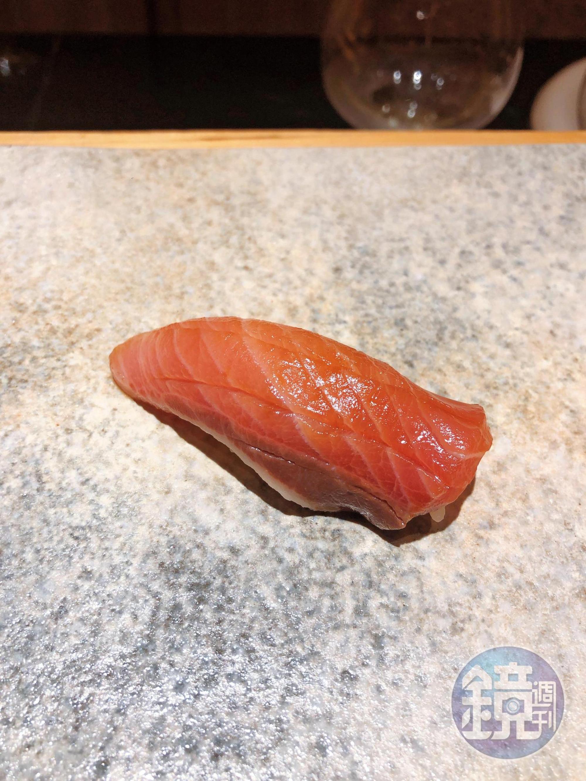 日本近海產的鰤魚,又稱青甘,甜美度超群。