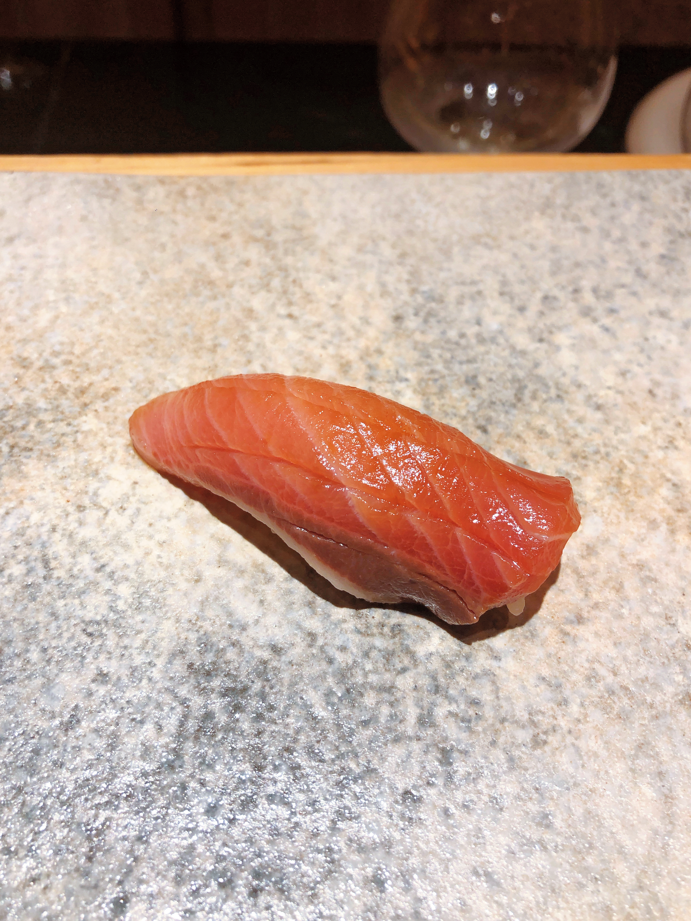 日本近海產的鰤魚,又稱青甘,甜美度超群。