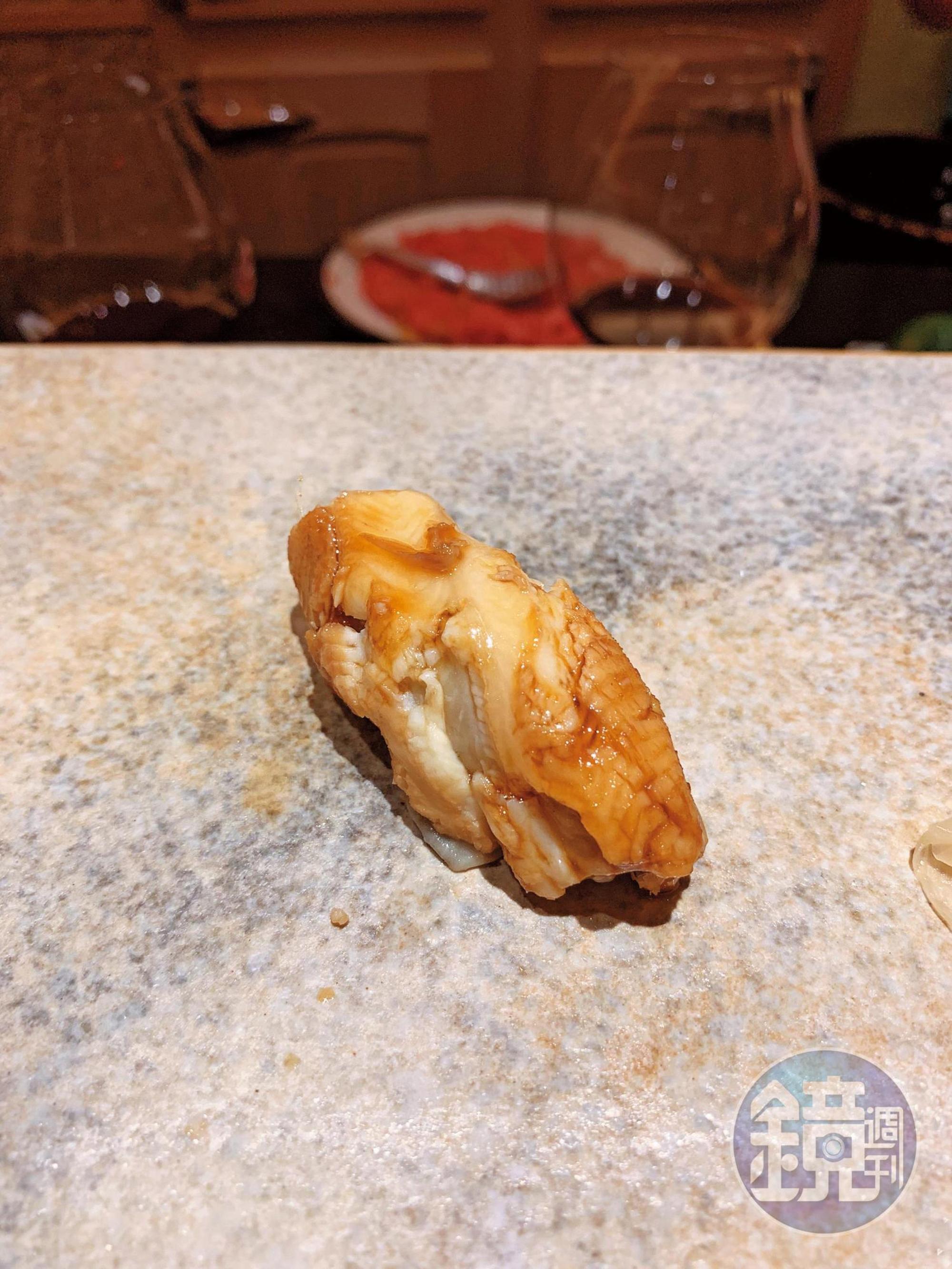 今天吃到的是長崎津島產的穴子。