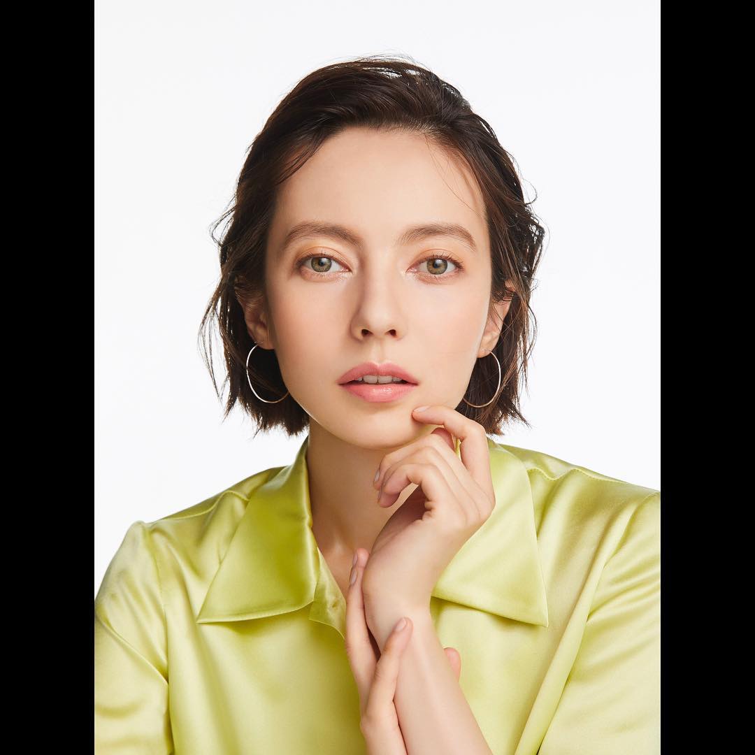 原是國民人氣女星的貝琪,爆出勾搭樂團人夫主唱,她開記者會道歉不倫醜聞,但網友並不買單。(翻攝自貝琪IG)