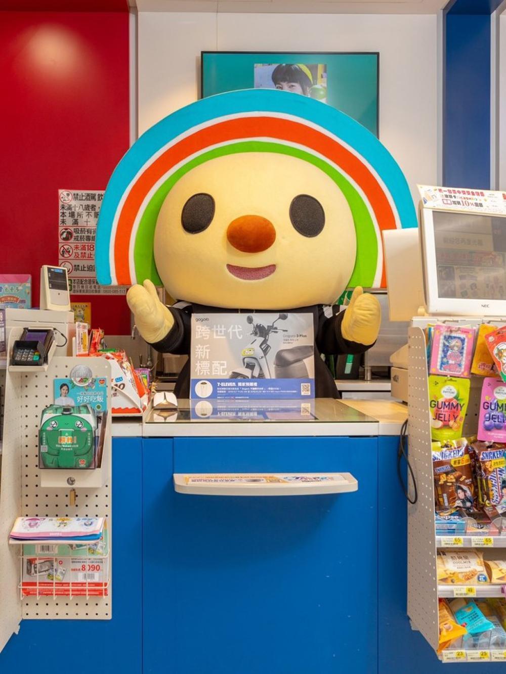  Gogoro 銷售管道再出奇招，特別與全台超過 5,500 家門市的 7-ELEVEN 攜手合作，推出獨家 Gogoro 3 Plus 新色「芝麻灰」預購活動。