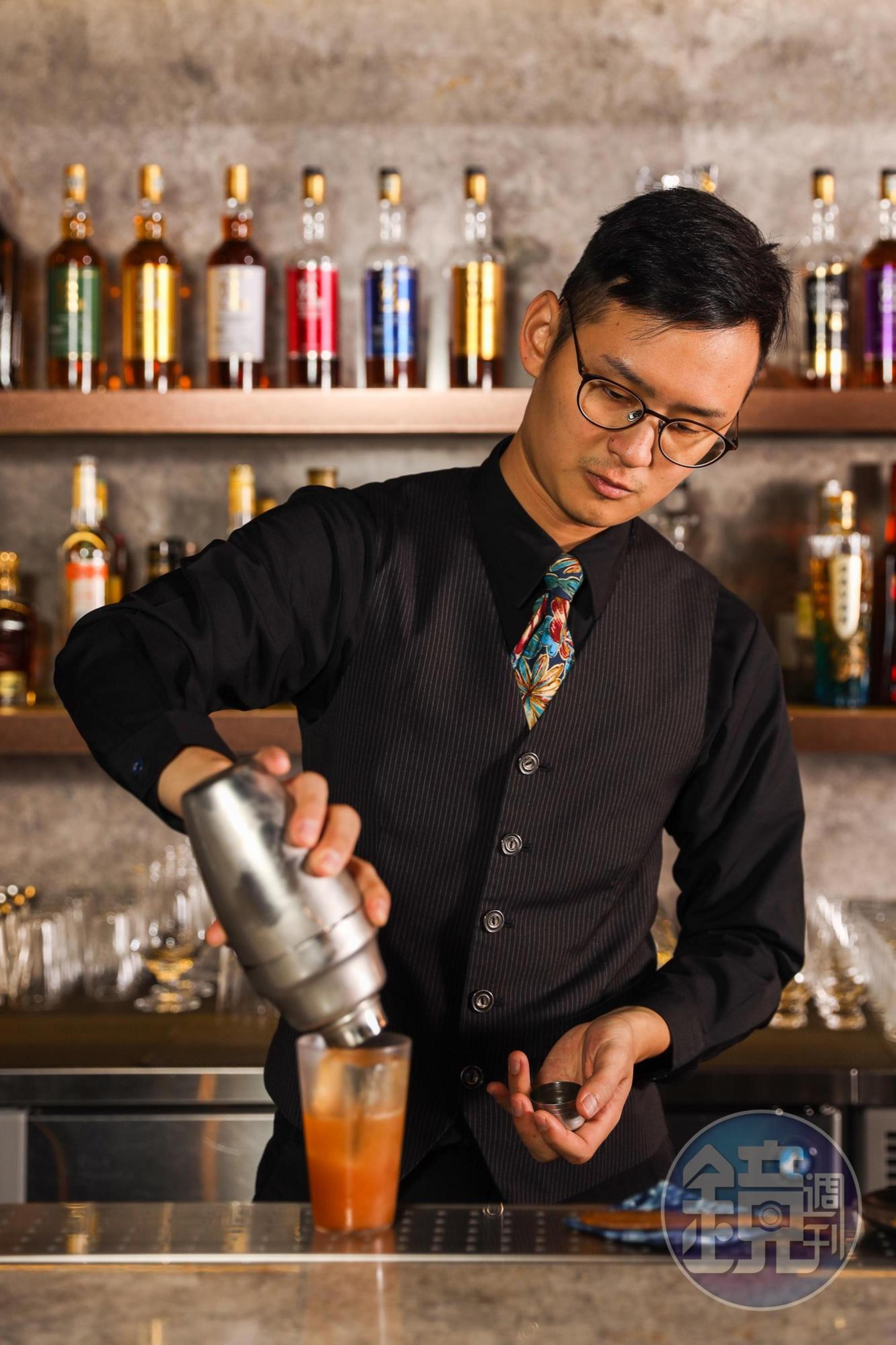 Bar Leader林上恩，年輕有想法，對調酒的構思縝密。