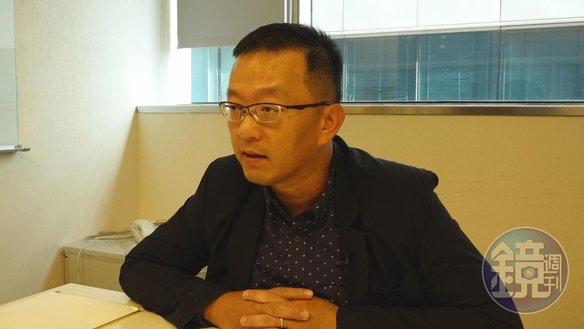 君鴻董座張慶輝質疑,高雄地院司法事務官的作法,根本是配合特定公司進行法拍。