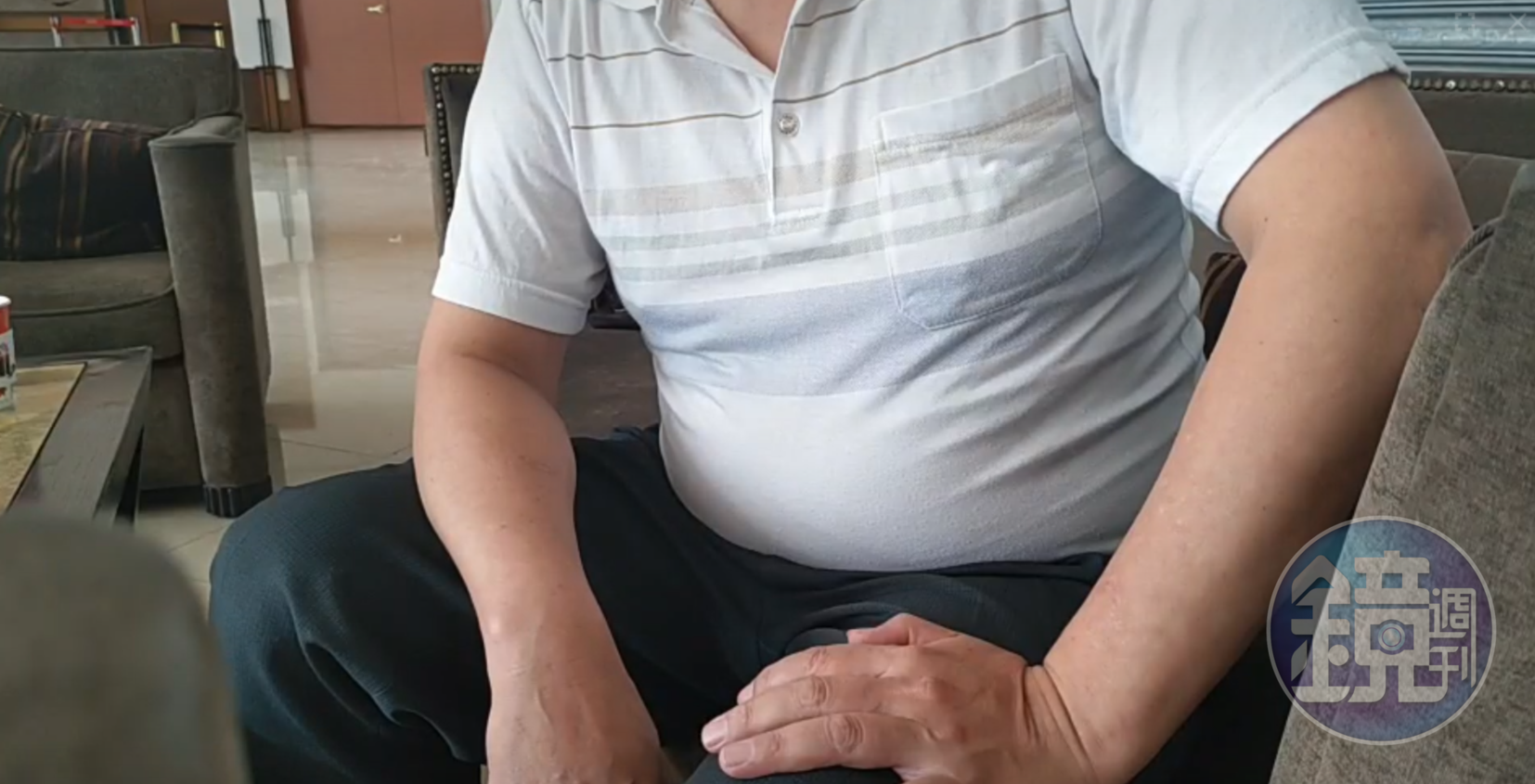 員工表示冷凍櫃遭斷水斷電後，食材早已腐壞產生沼氣，相關單位卻禁止他們處理，有公安疑慮。