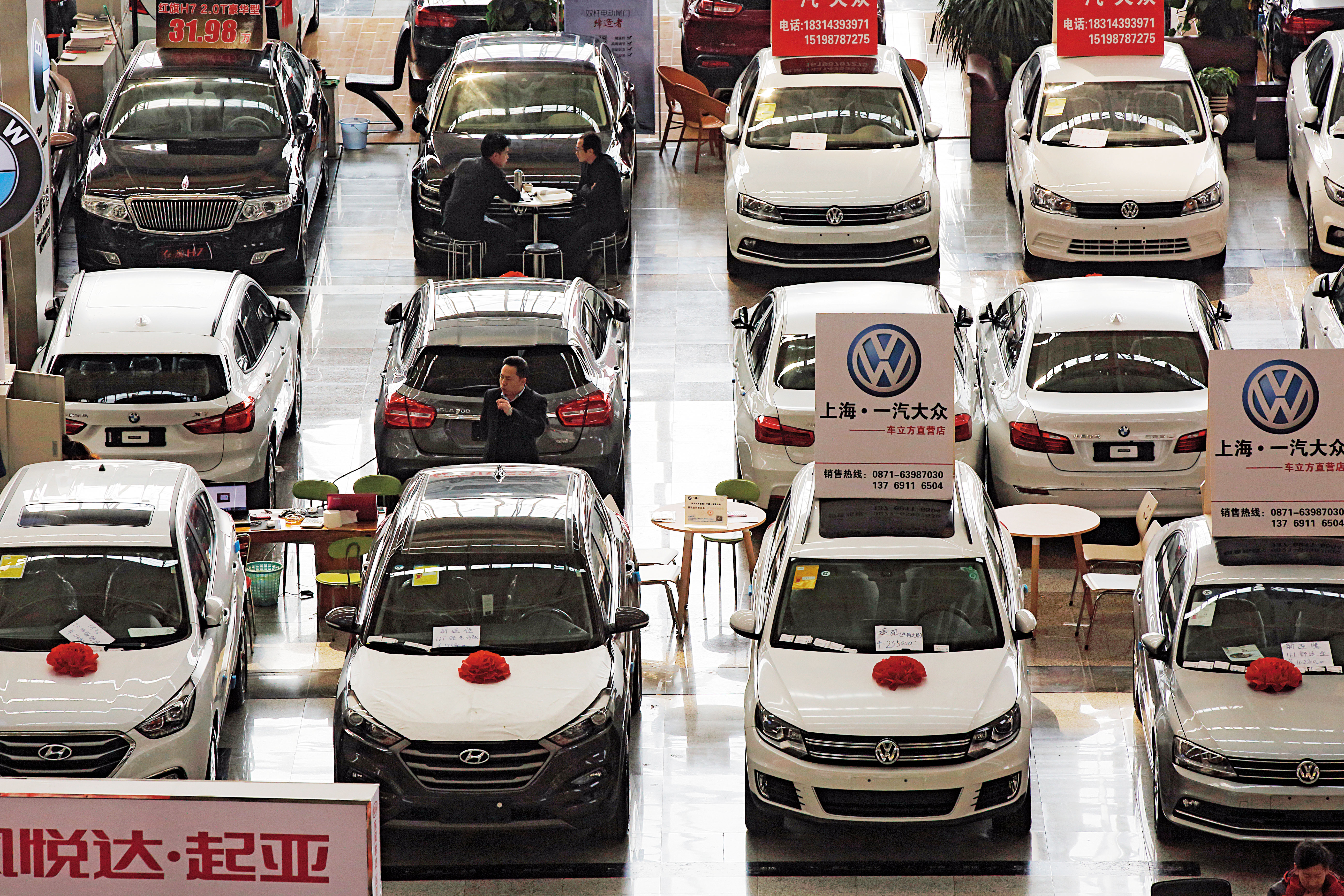 中國汽車市場連續14個月衰退，今年前8個月累計汽車銷量只有1610萬輛。