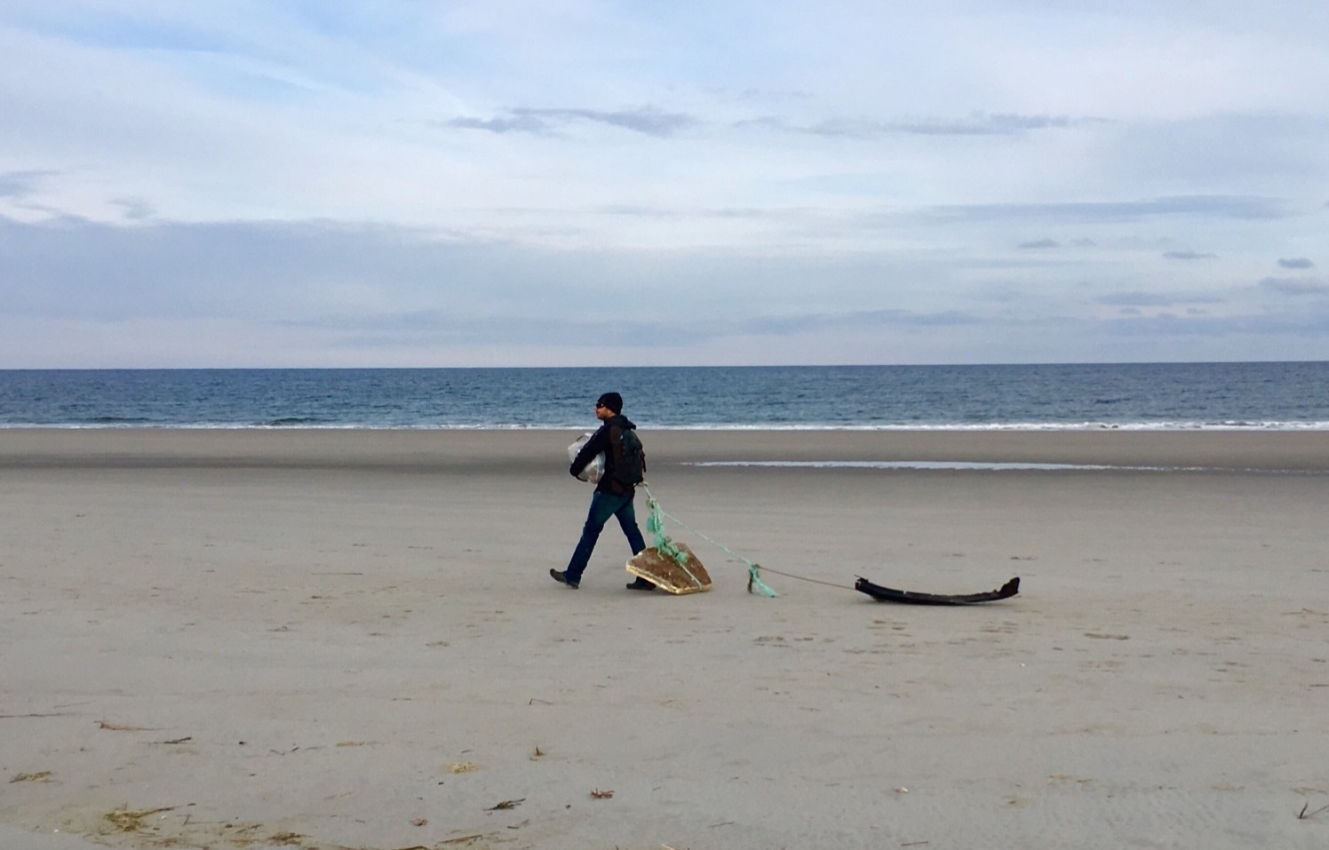 Olivier在世界各國都發起淨灘活動。