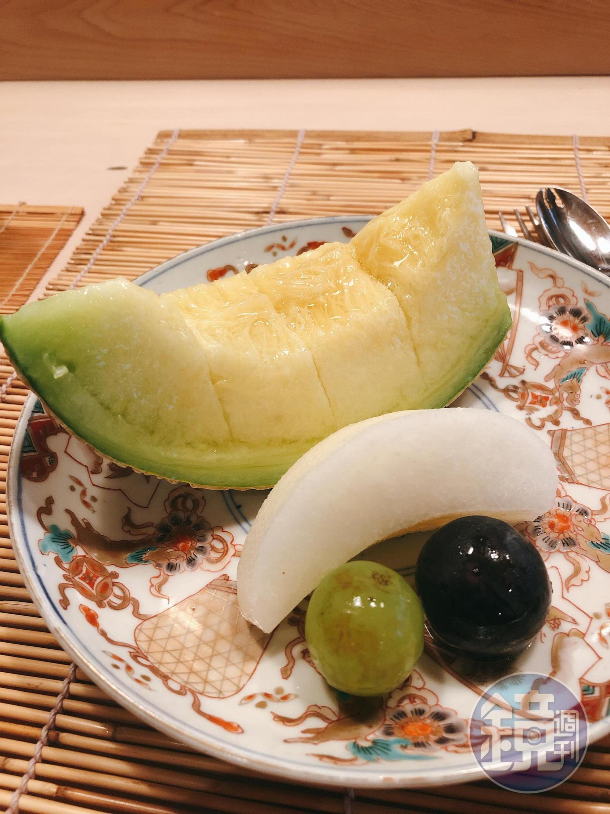 水梨、葡萄與哈蜜瓜，構成了甜美的尾聲，讓人意猶未盡。