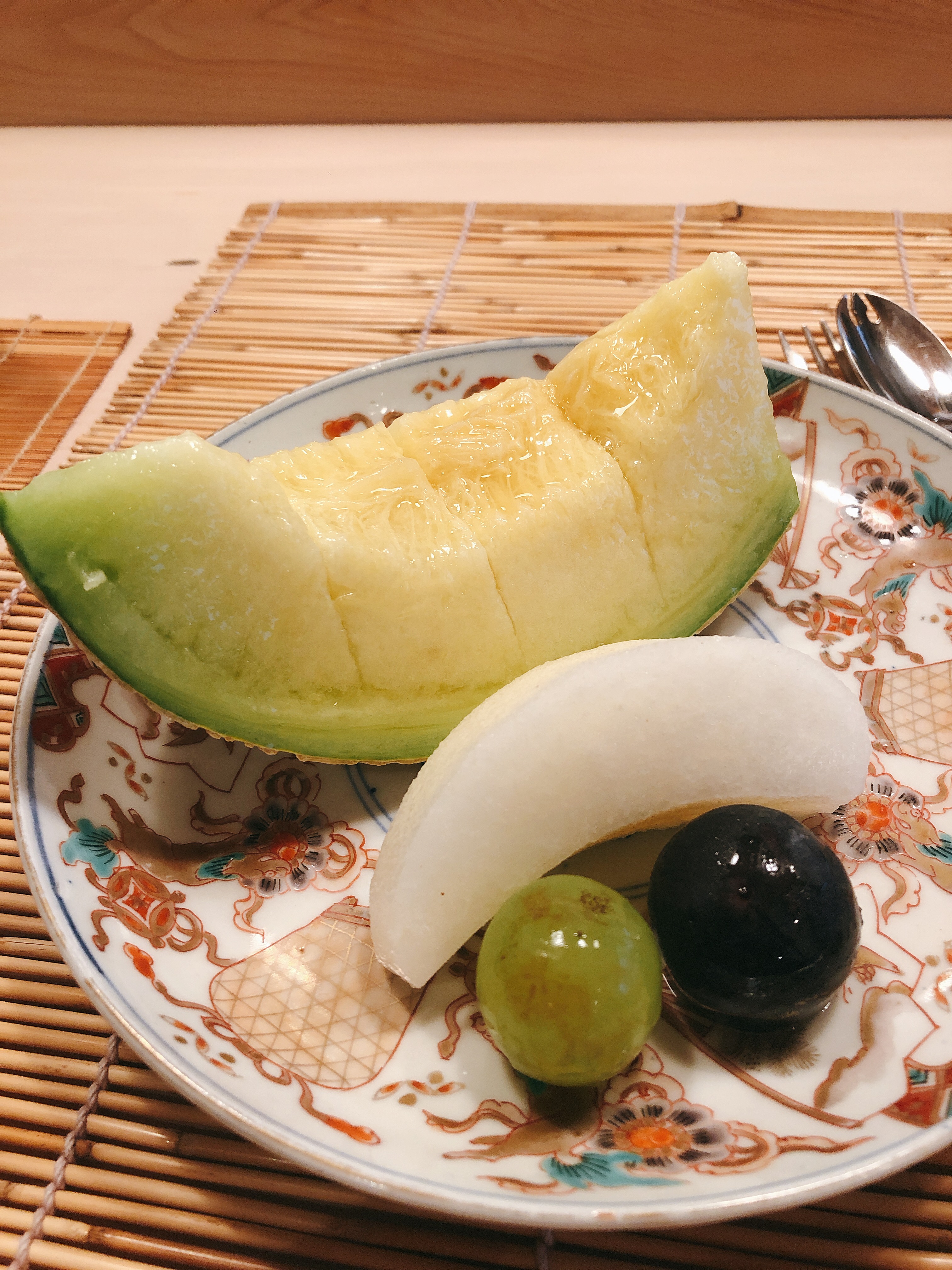 水梨、葡萄與哈蜜瓜，構成了甜美的尾聲，讓人意猶未盡。