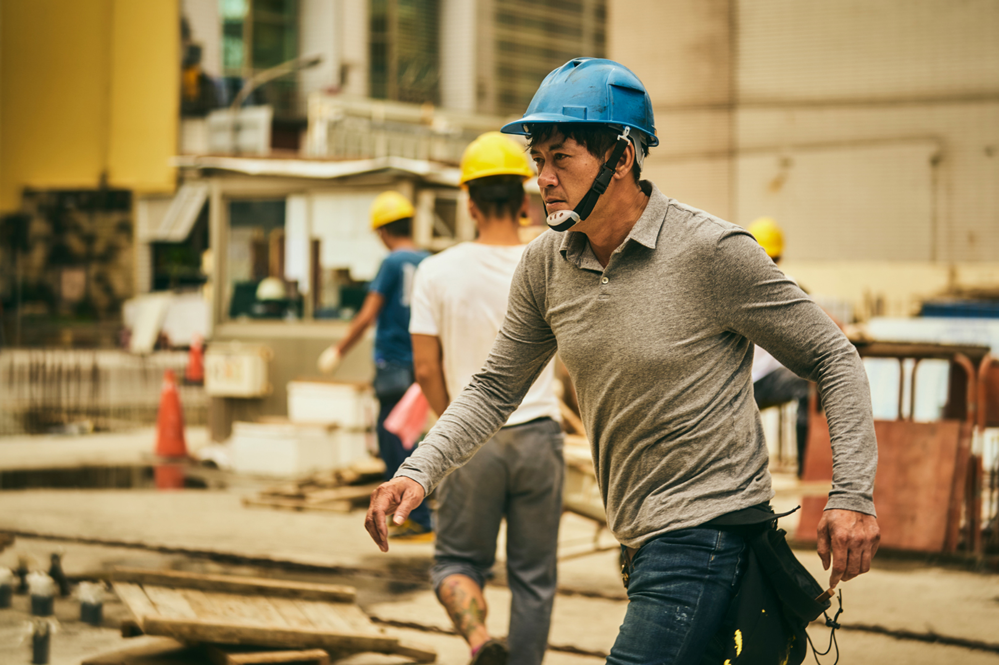 《做工的人》柯叔元投入真實工地拍攝。（大慕影藝提供）