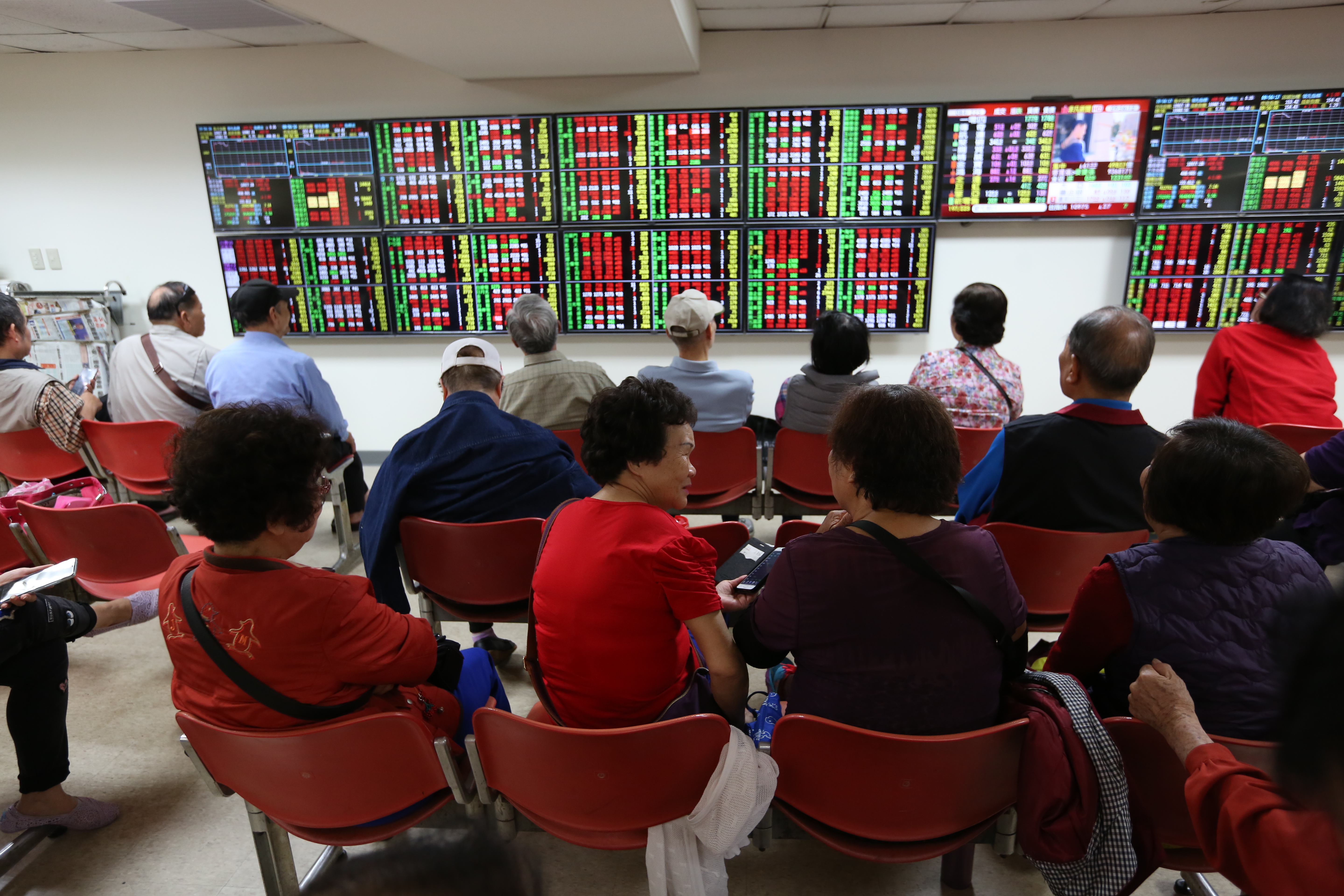 只要大盤沒有出現轉空訊號，丹尼爾都視為大盤偏多，尤其留意象徵反指標的散戶動向。