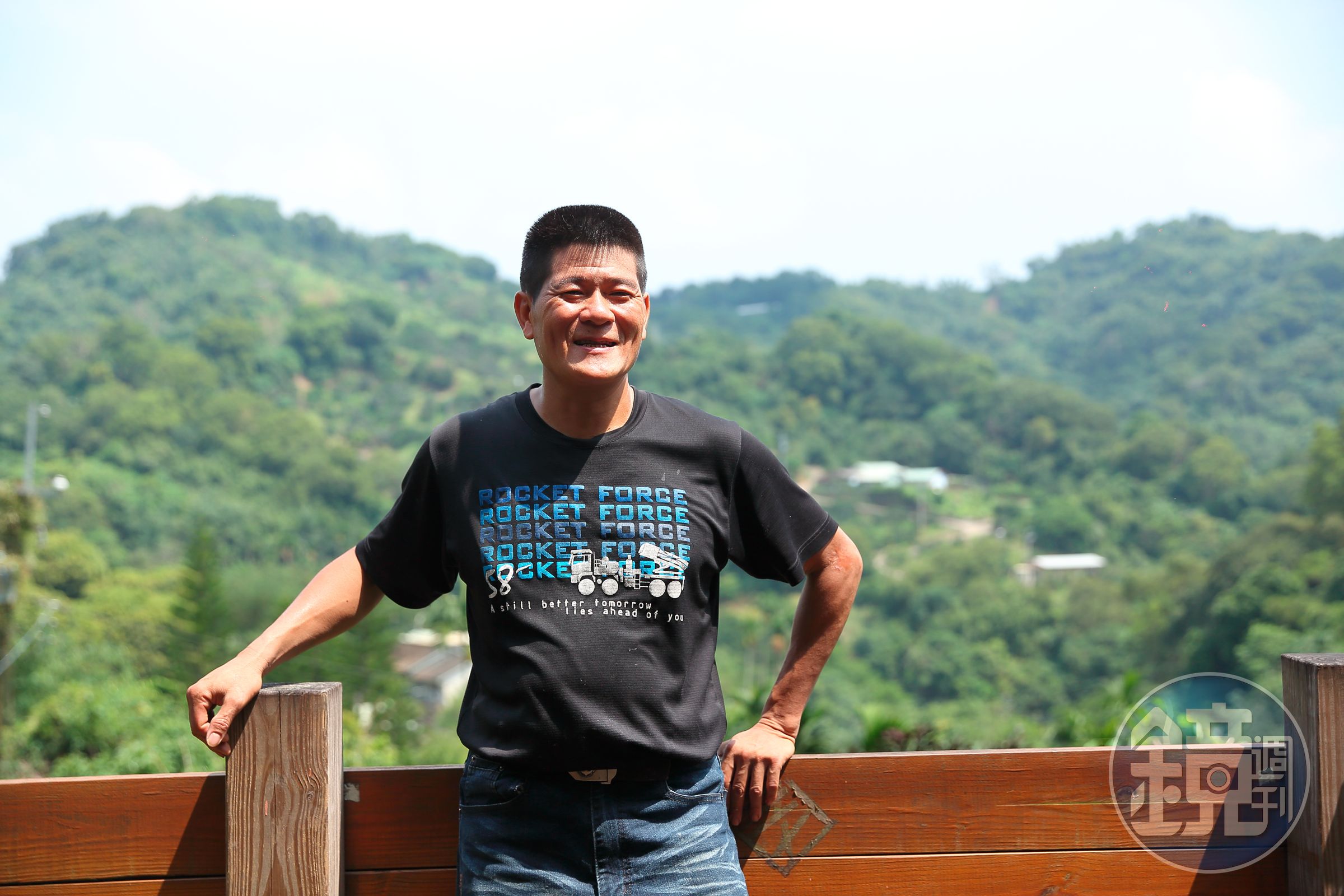 看過媽媽傷心對警察下跪淚求放過自己，林堃榤不再逞凶鬥狠動刀槍。