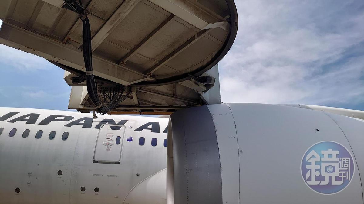 桃機3天內發生2起地安事故，圖為6日空橋擦撞日航班機。（資料照）