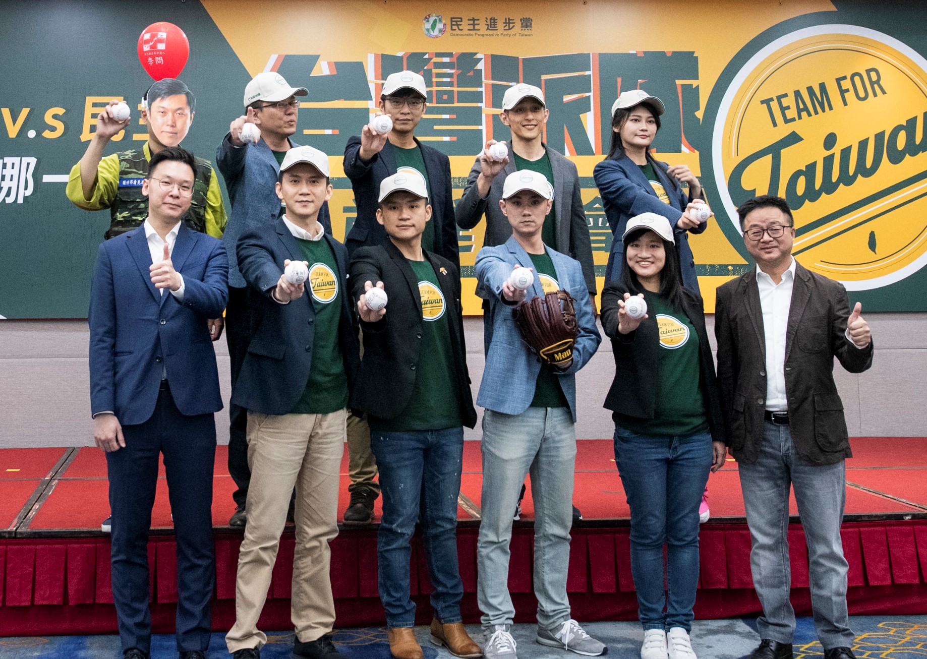 民進黨集結9位年輕立委候選人成立「台灣派隊」，力拚艱困選區。（民主進步黨提供）
