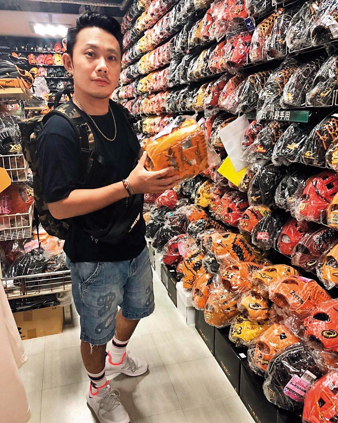 湯揉兄弟   手套整型師