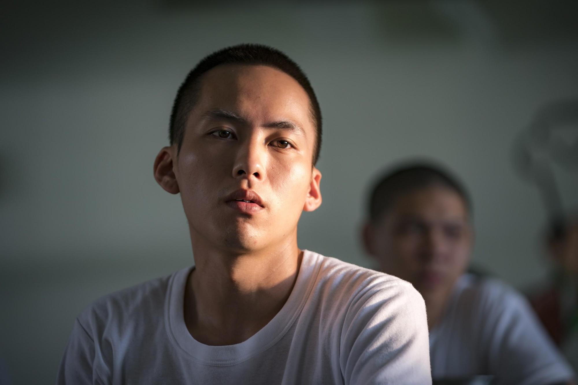 巫建和在《陽光普照》中飾演叛逆男孩,並因此入圍金馬獎最佳男主角。(甲上提供)