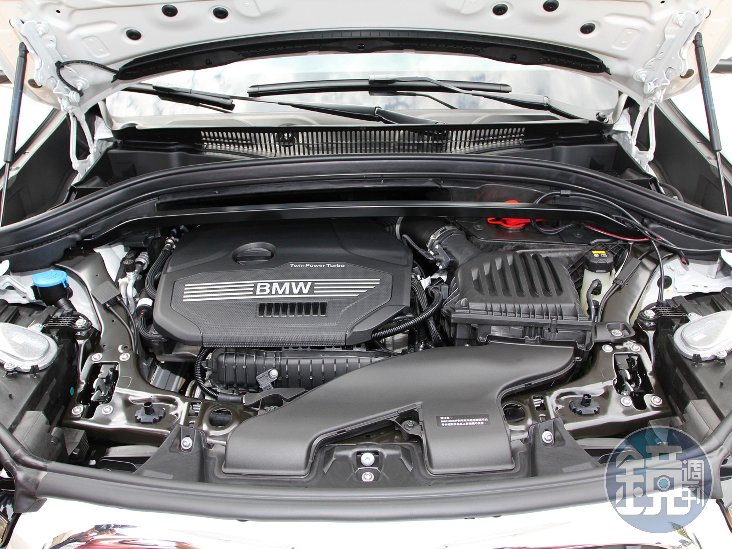 提供sDrive18i以及sDrive20i兩款汽油動力，兩者皆搭載BMW 引以為傲的TwinPower Turbo引擎、創新渦輪增壓技術及燃油噴射科技。