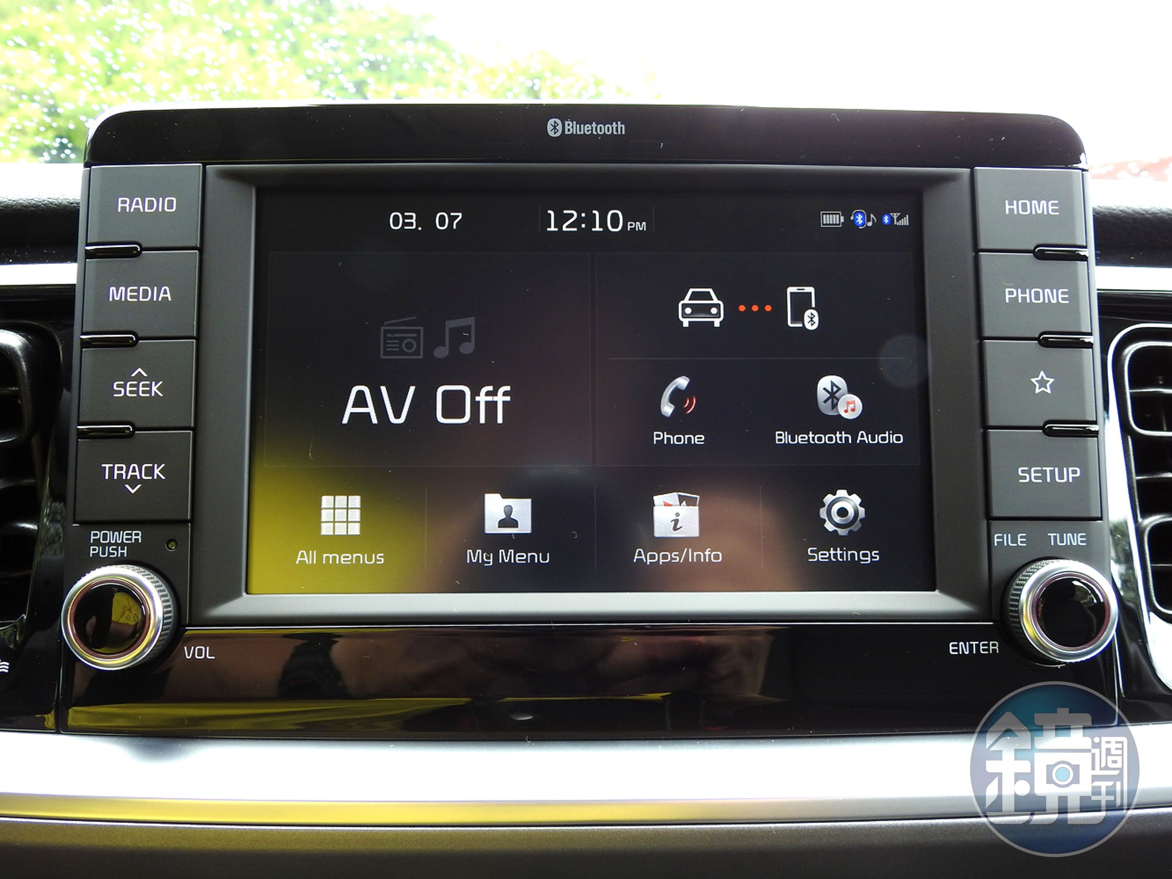 中控台設有7吋多媒體影音觸控系統，標配支援Apple Carplay及Android AutoTM連接。