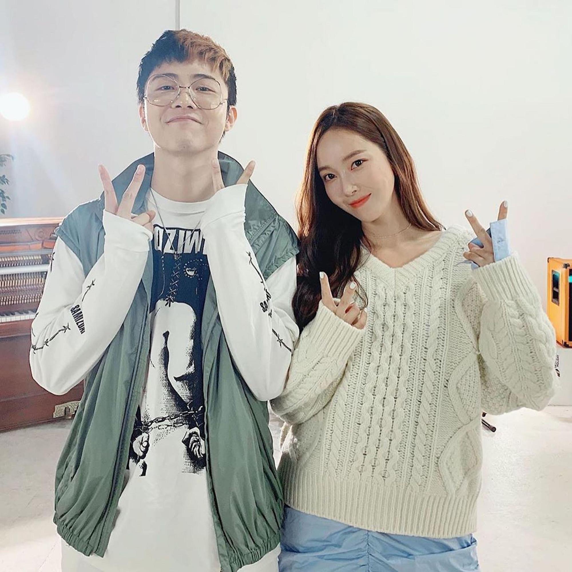 Jessica配戴Lume金錬條項鍊。NT$19,600（MINOSHIN提供）
