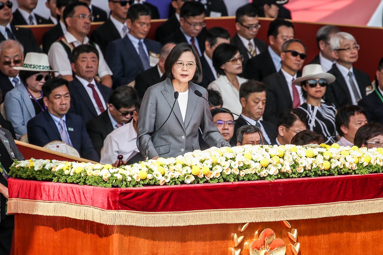 蔡英文在國慶發表演說，表示拒絕一國兩制是台灣人民最大共識，對此，國台辦回應「蔡英文汙衊一國兩制」。