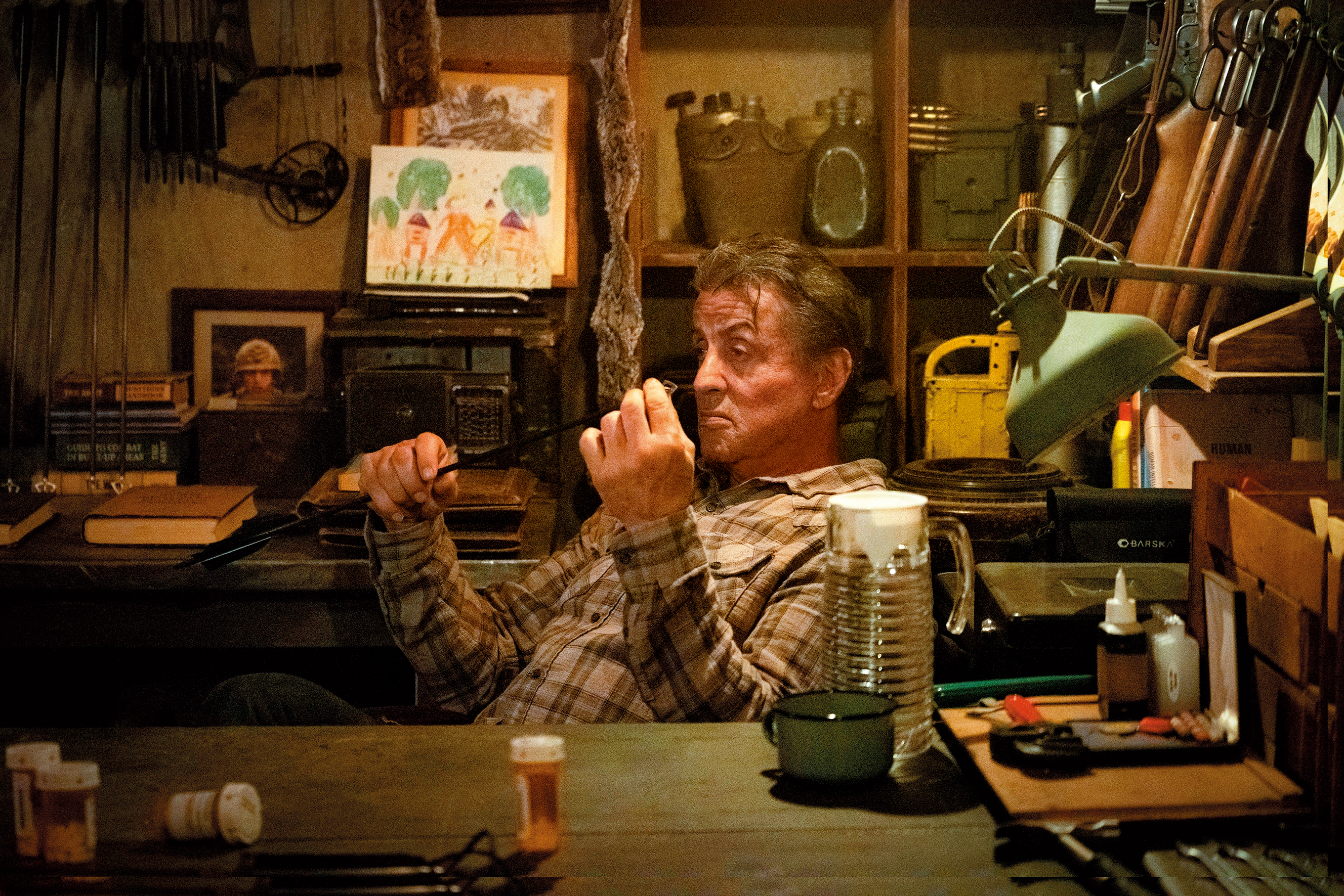 藍波與《羅根》都有著「英雄遲暮」的悲涼，帶著創傷想回歸恬淡，卻又為了重要的人展開人生最後一役。（海樂提供）