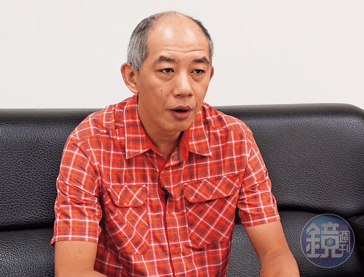 小隊長連偵傑到「師姐」辦事處泡茶,意外接手偵辦十年前命案。