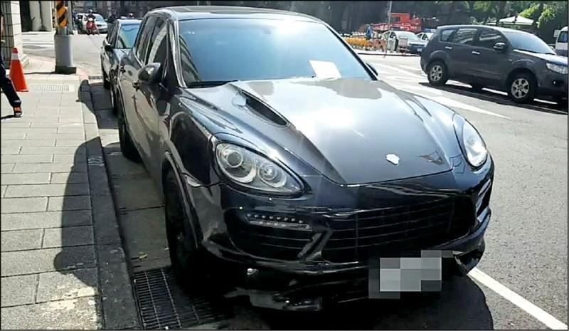 王嫌作風高調，出入皆以名車代步。（台北市刑大提供）