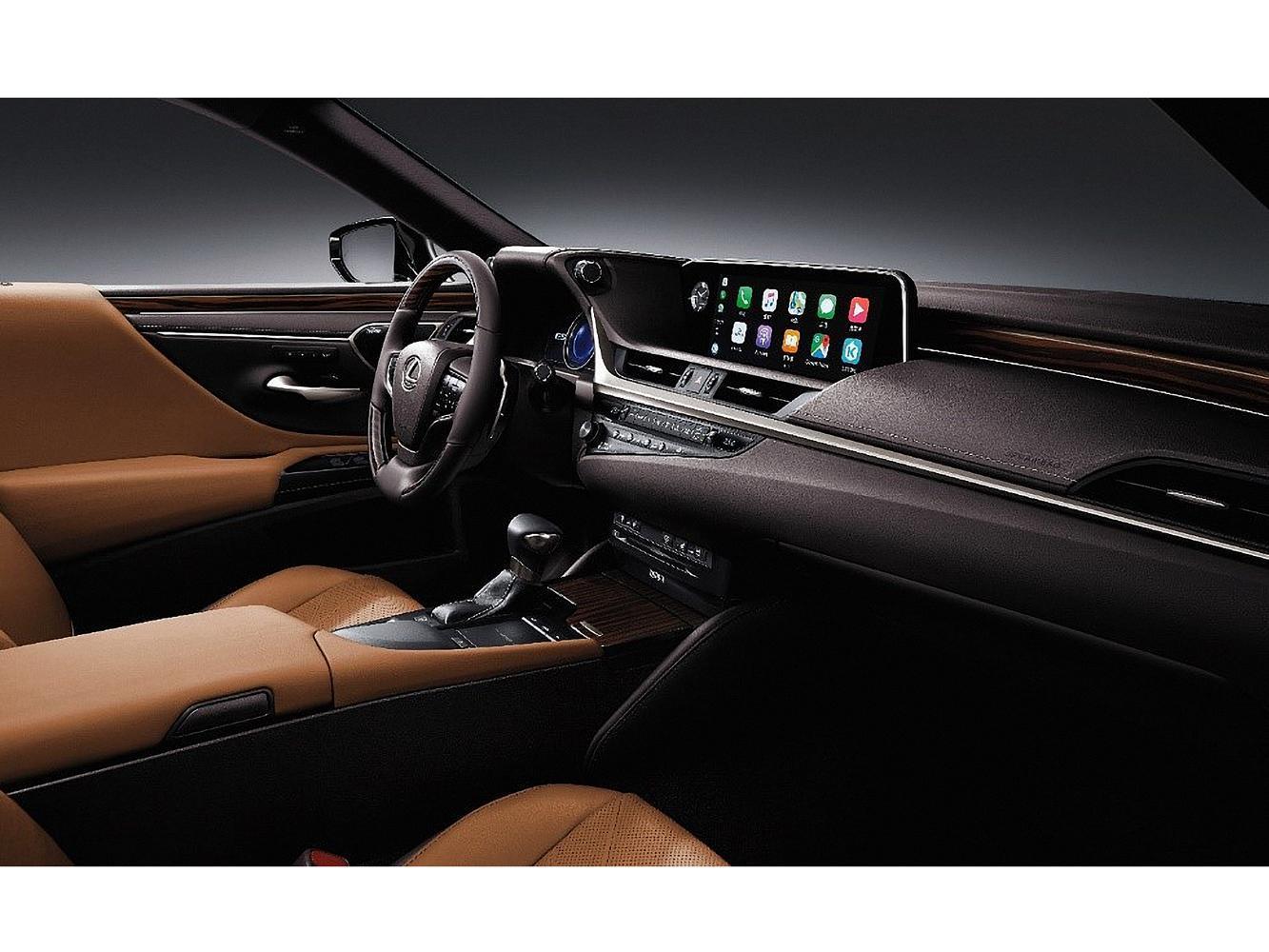 Apple CarPlay及Android Auto主力車款全面標配。