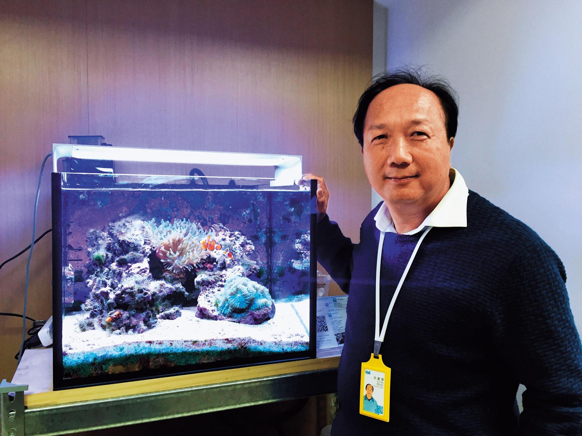 東貝董事長吳慶輝虔誠拜佛，但東貝仍不敵大環境變化，傳出財務吃緊。（聯合知識庫）