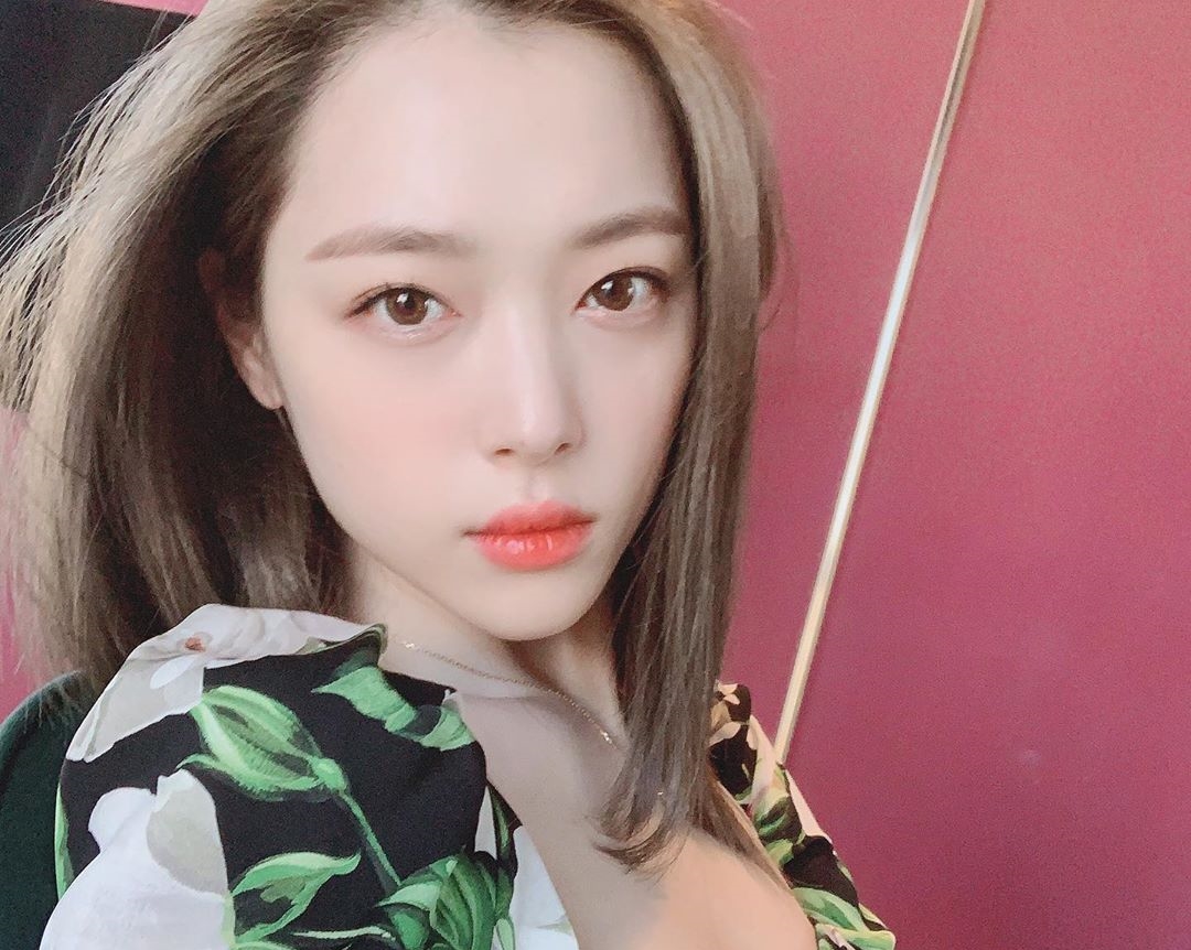 26歲的雪莉常因為自由奔放的作風被網友討論。（翻攝雪莉IG）