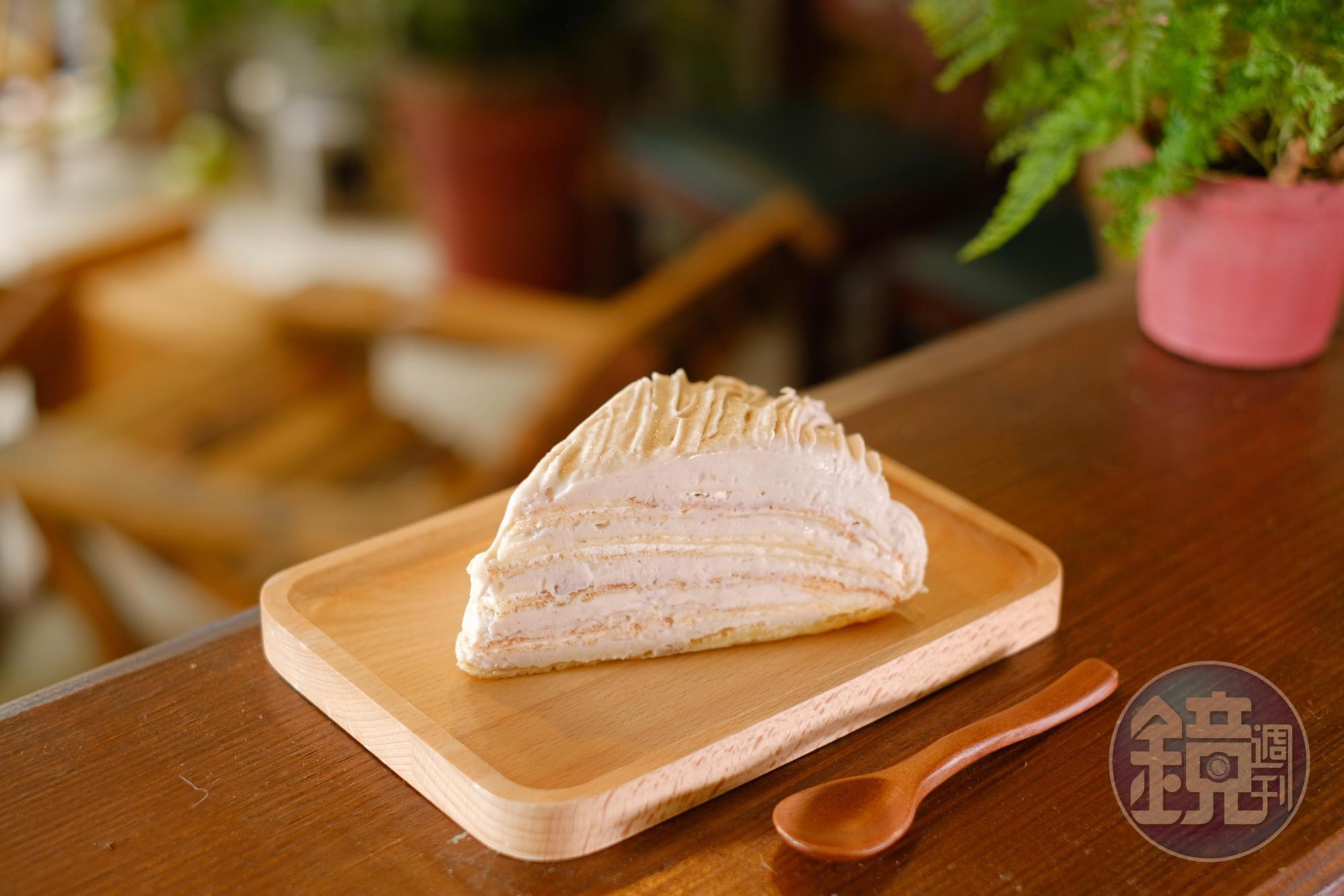 「餐桌上的烘焙」有各式各樣的芋頭甜點，包含千層蛋糕、蛋黃酥，半熟起司塔等。