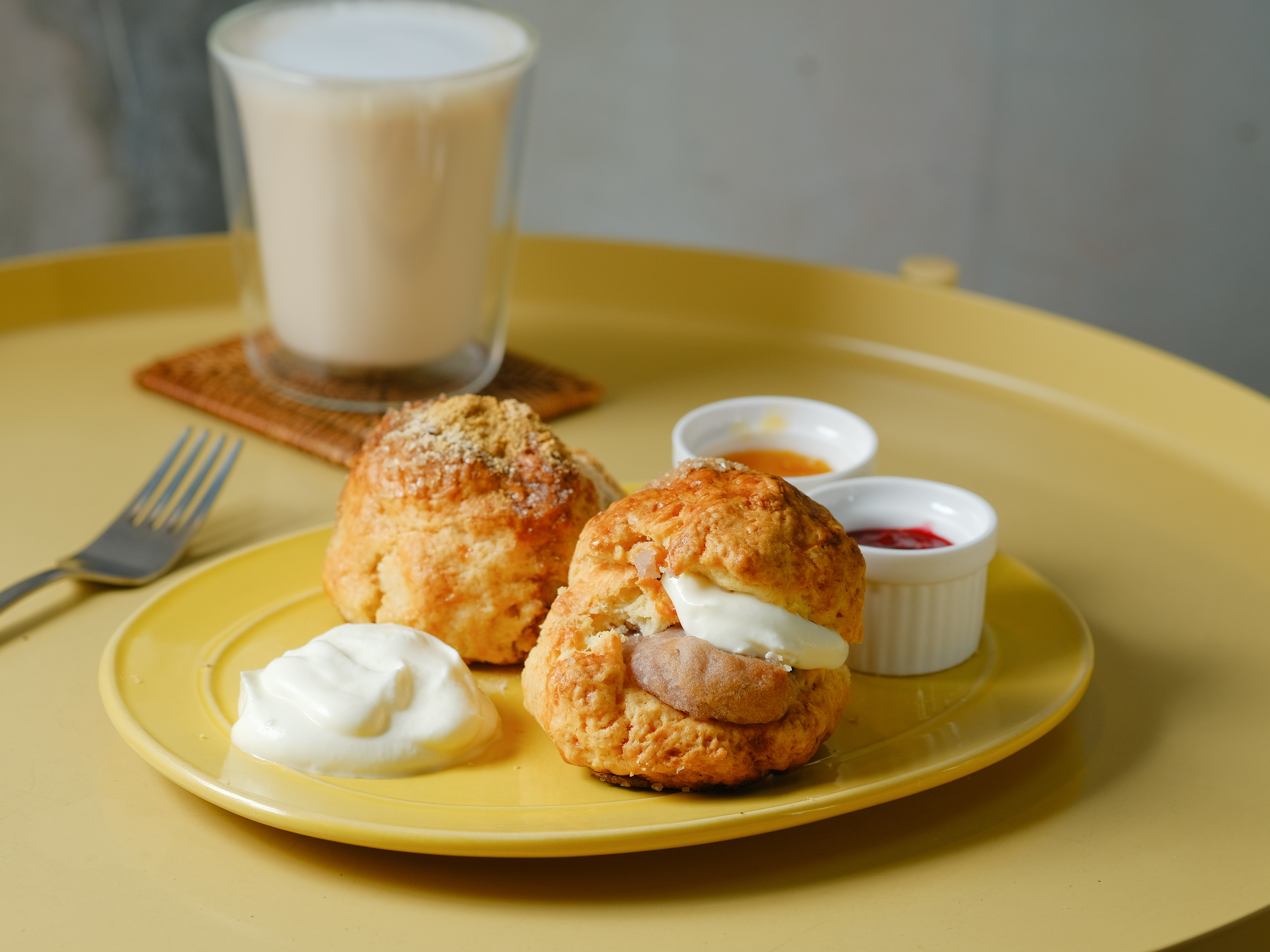 「悄悄好食」的司康經過改良，口感外酥內鬆。