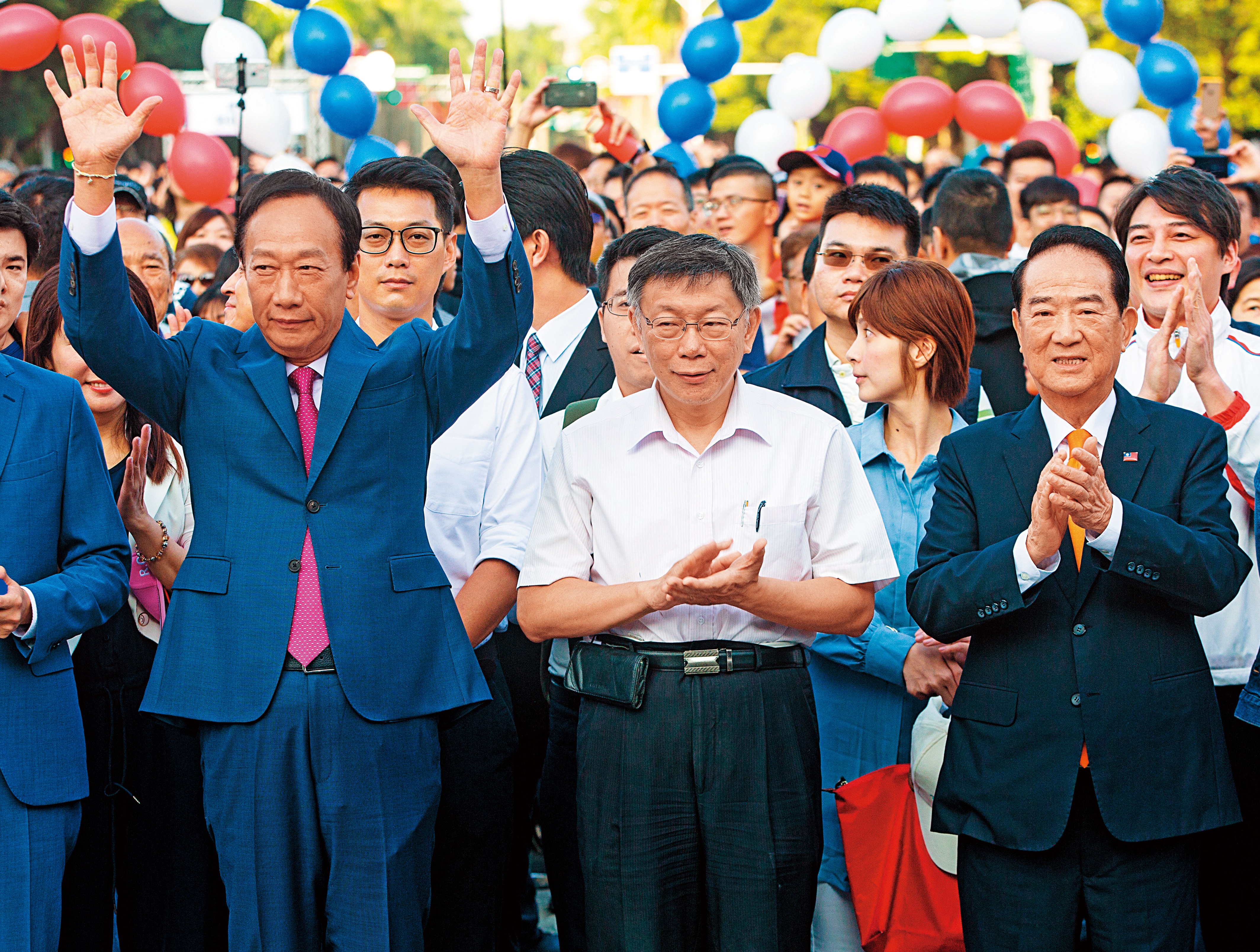 親民黨主席宋楚瑜(右)若參選總統,可能集結民眾黨主席柯文哲(中)、鴻海創辦人郭台銘(左)等第三勢力,衝擊藍綠立委選情。