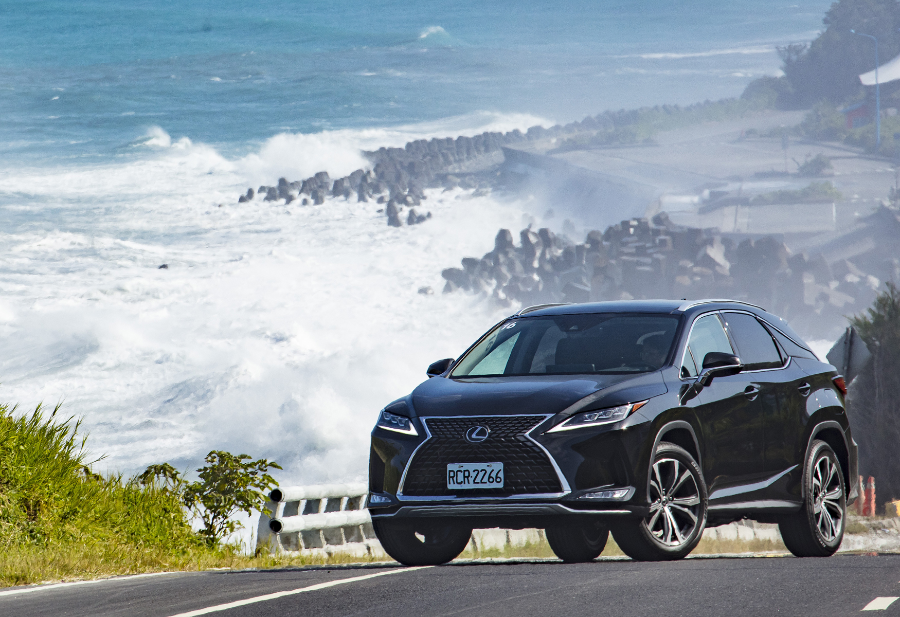 【鏡試駕】質感勝於快感--LEXUS RX 300旗艦版