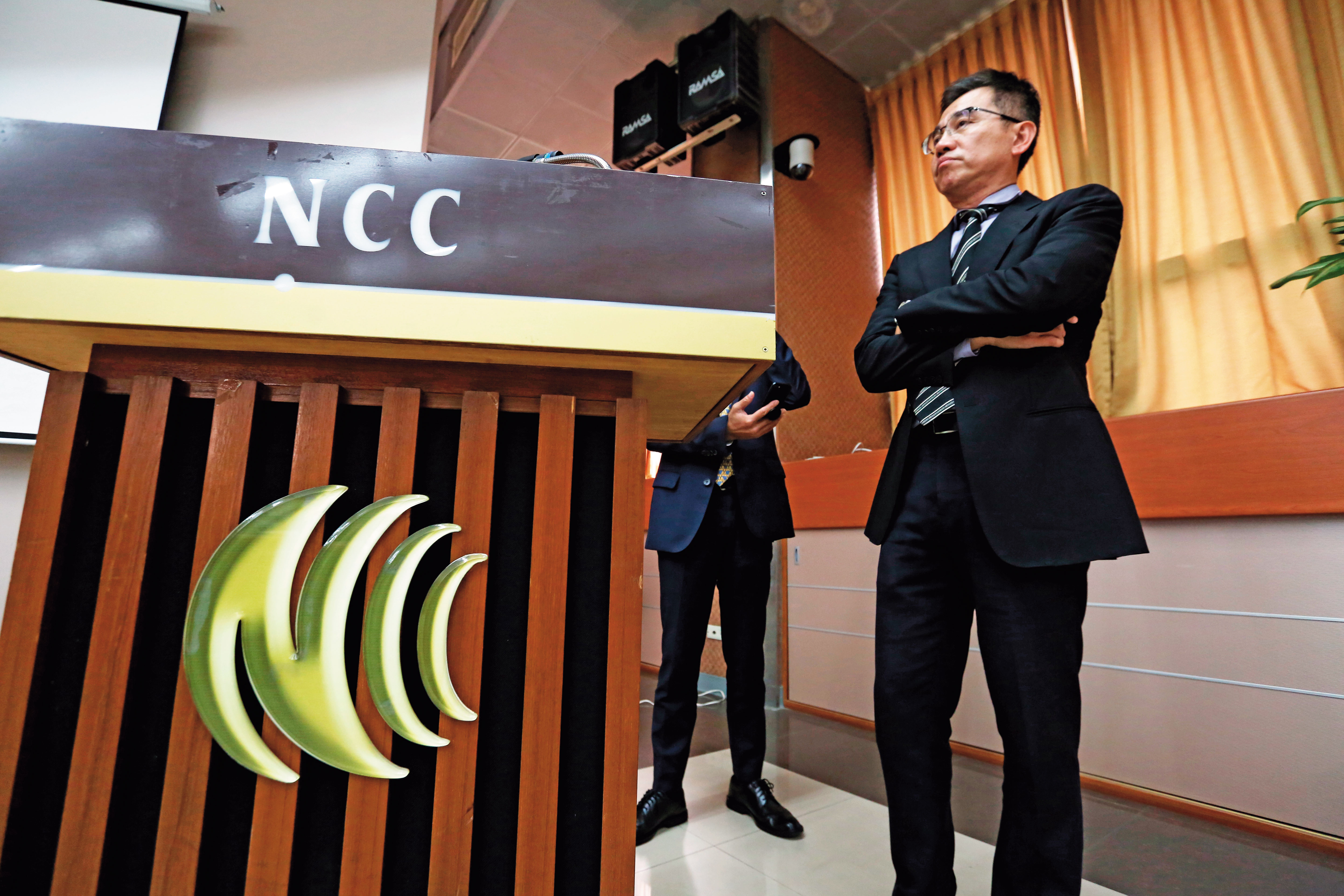 NCC介入系統業者、頻道商的糾紛時，只能運用公權力維持一個壟斷性市場短暫的和平。