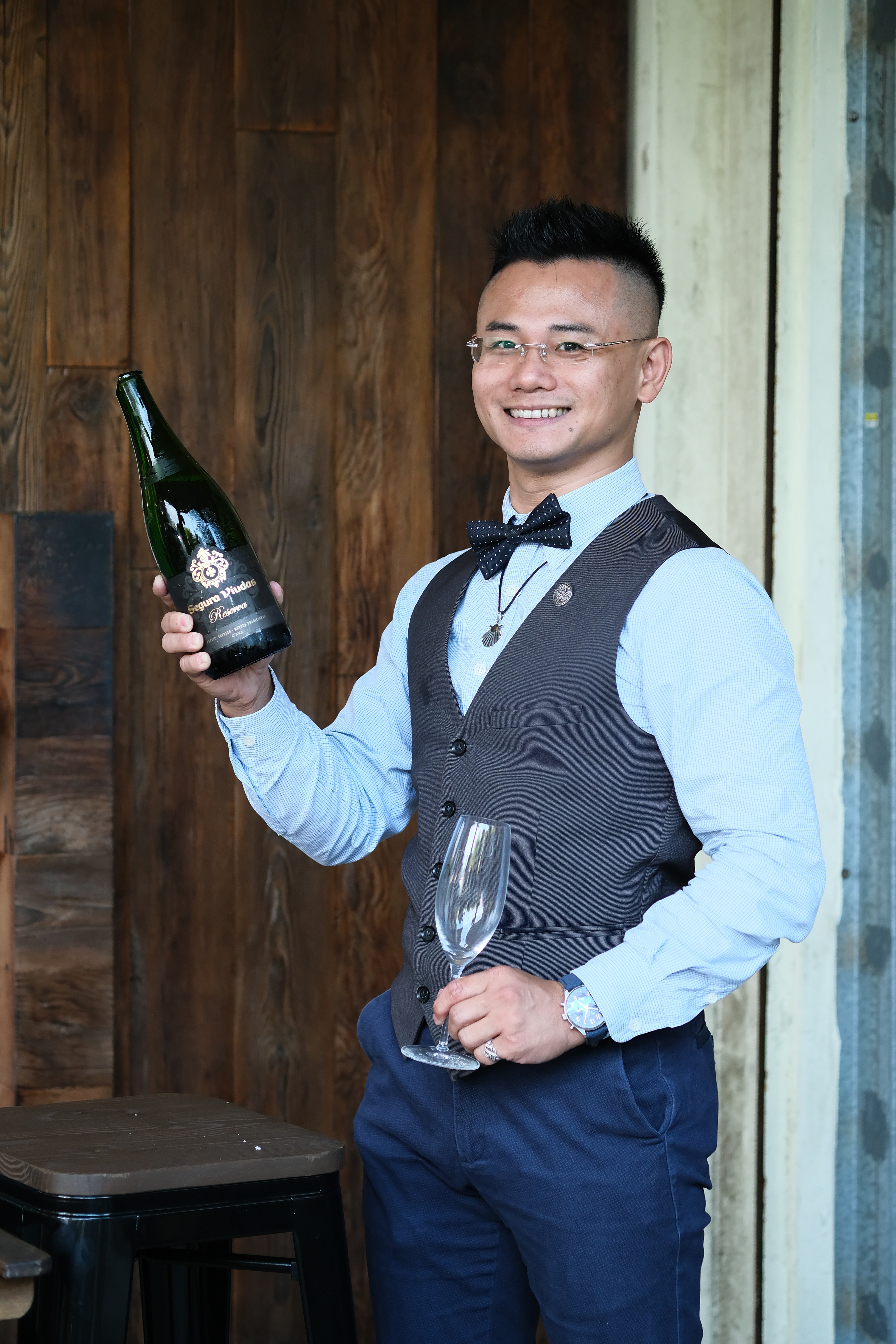 經營粉專「流浪嗜酒師」的侍酒師張志偉(Peter),是西班牙酒推廣者。