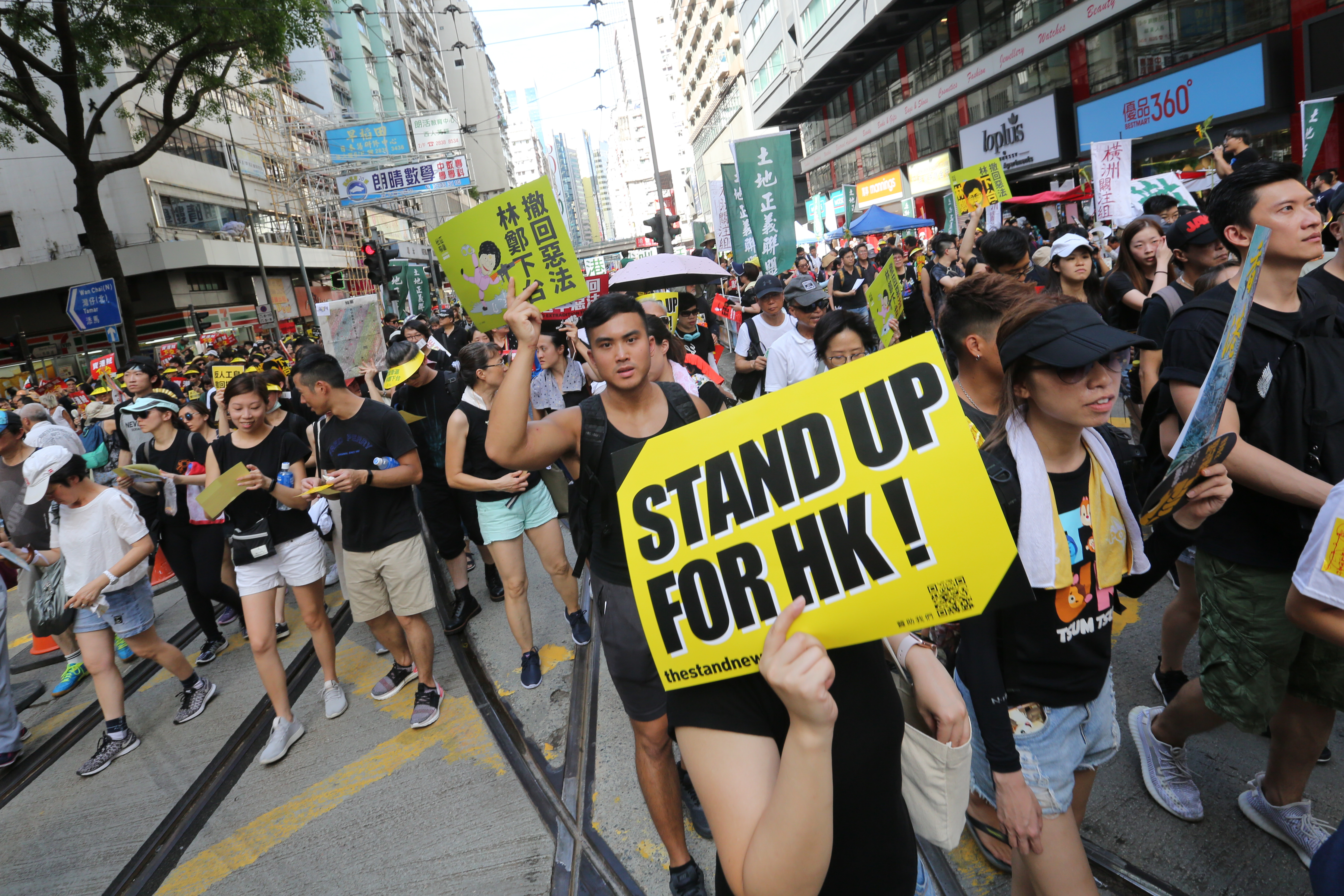 美國聯邦眾議院全體議員一致同意通過《香港人權與民主法案》。