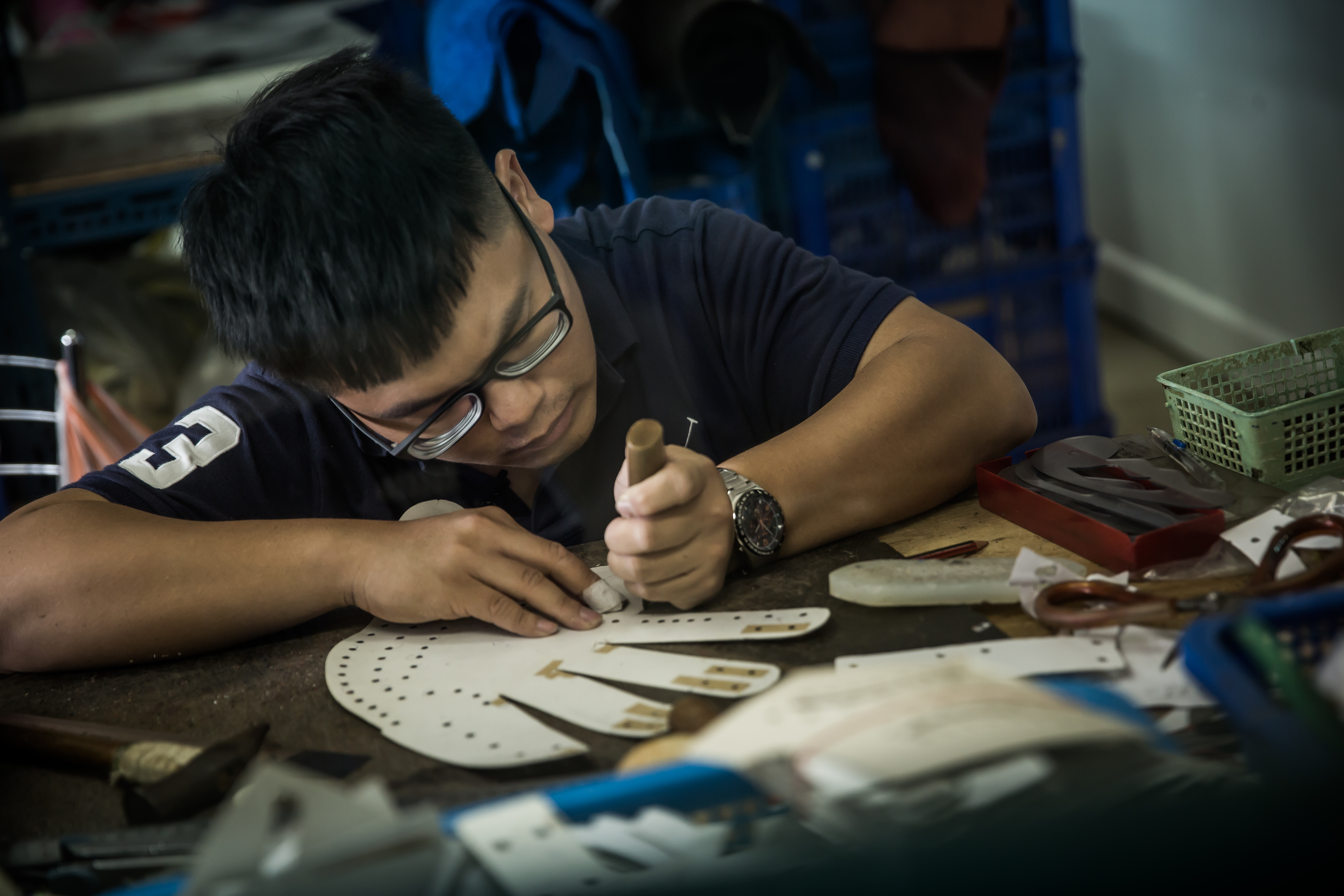 蘇家老么蘇國維，大學畢業後也回到老家工廠，除了學技術，對客戶、訂單、原料等也漸由他接手。
