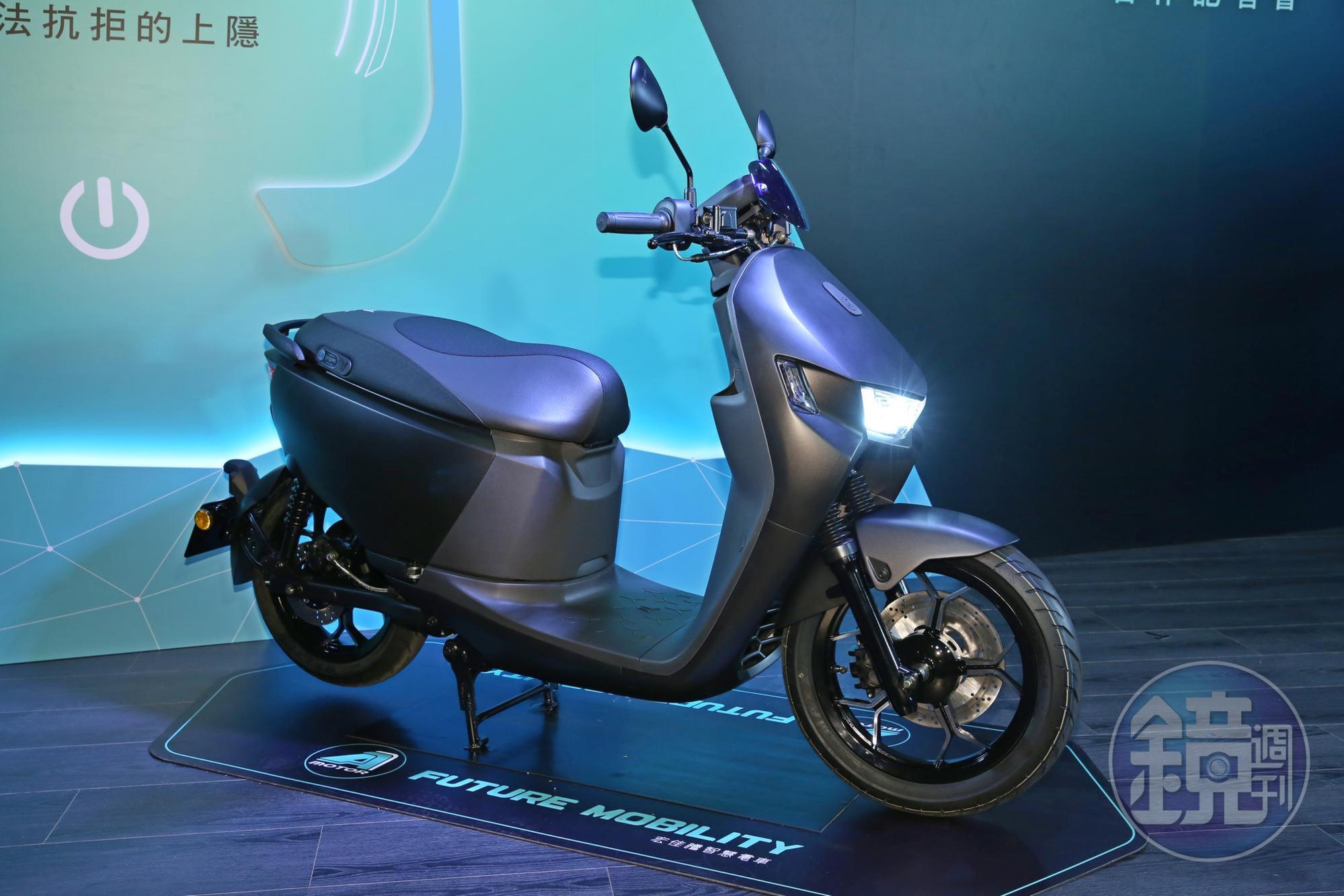 亞太電信攜手宏佳騰賣電動機車,綁門號最高折27,000元。