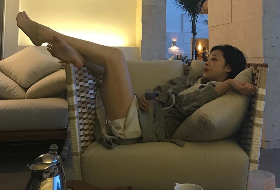 雪莉所屬的SM娛樂昨天在新村的塞布蘭斯醫院設置臨時靈堂，好讓粉絲能夠前往悼念。（翻攝自雪莉IG）