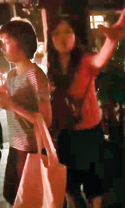 王瞳、阿姨和媽媽「侵門踏戶」,直接進入馬俊麟家中。(圖∕截圖自梁敏婷臉書)