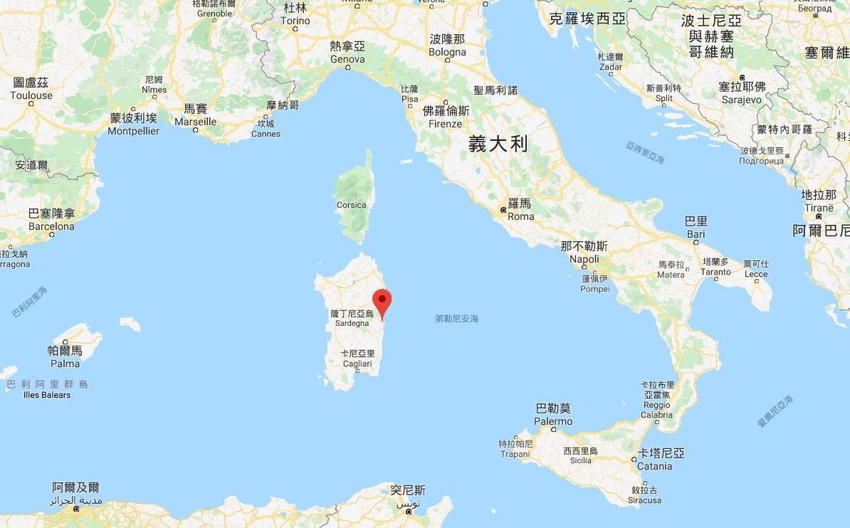 義大利第二大島,撒丁島(Sardinia)的小鎮班尼鎮(Baunei,紅色標記處)已發生多起遊客循著Google map指示卻走失的案件。(翻攝自Google map)