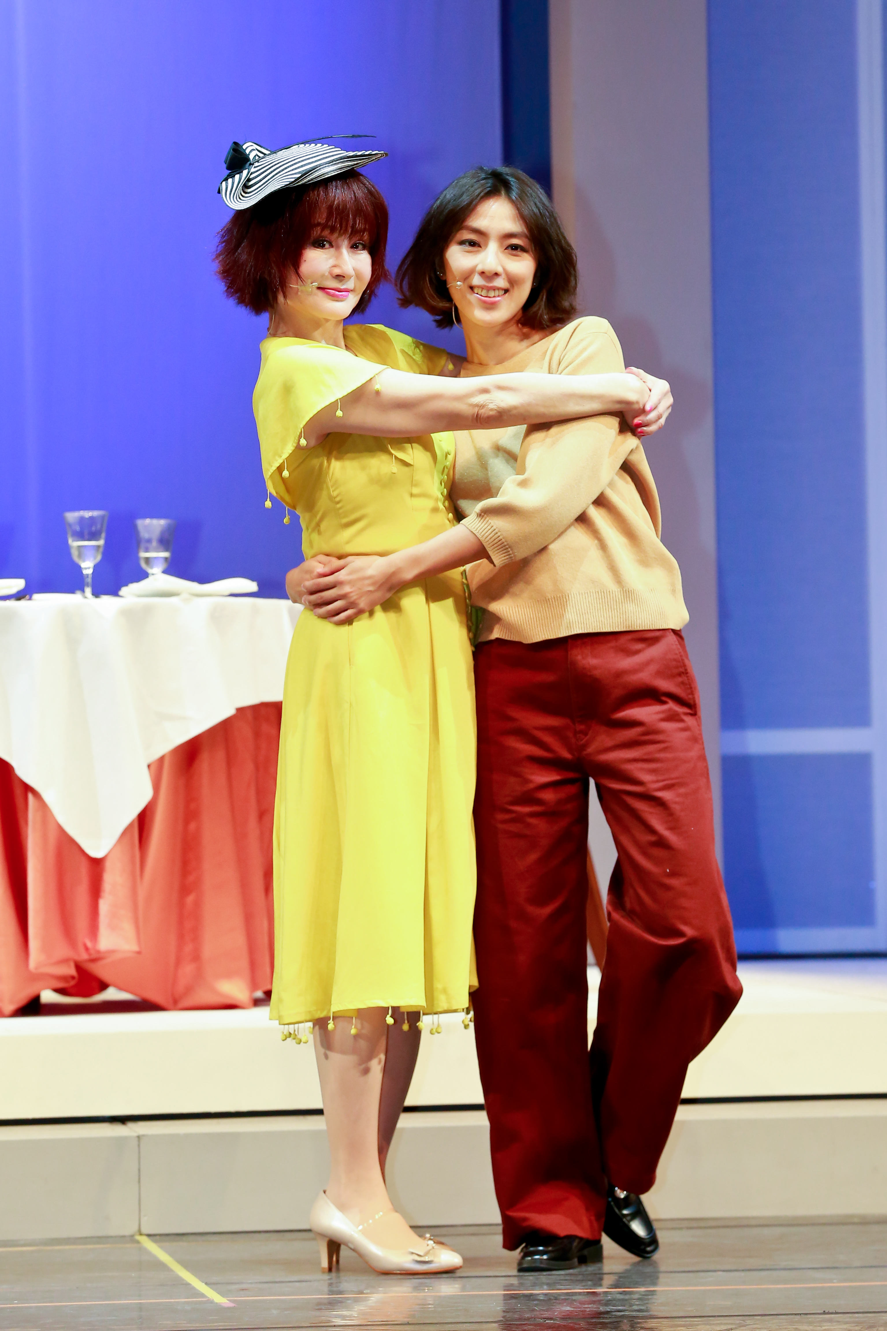 林辰唏與潘迎紫在舞台劇中飾演母女。