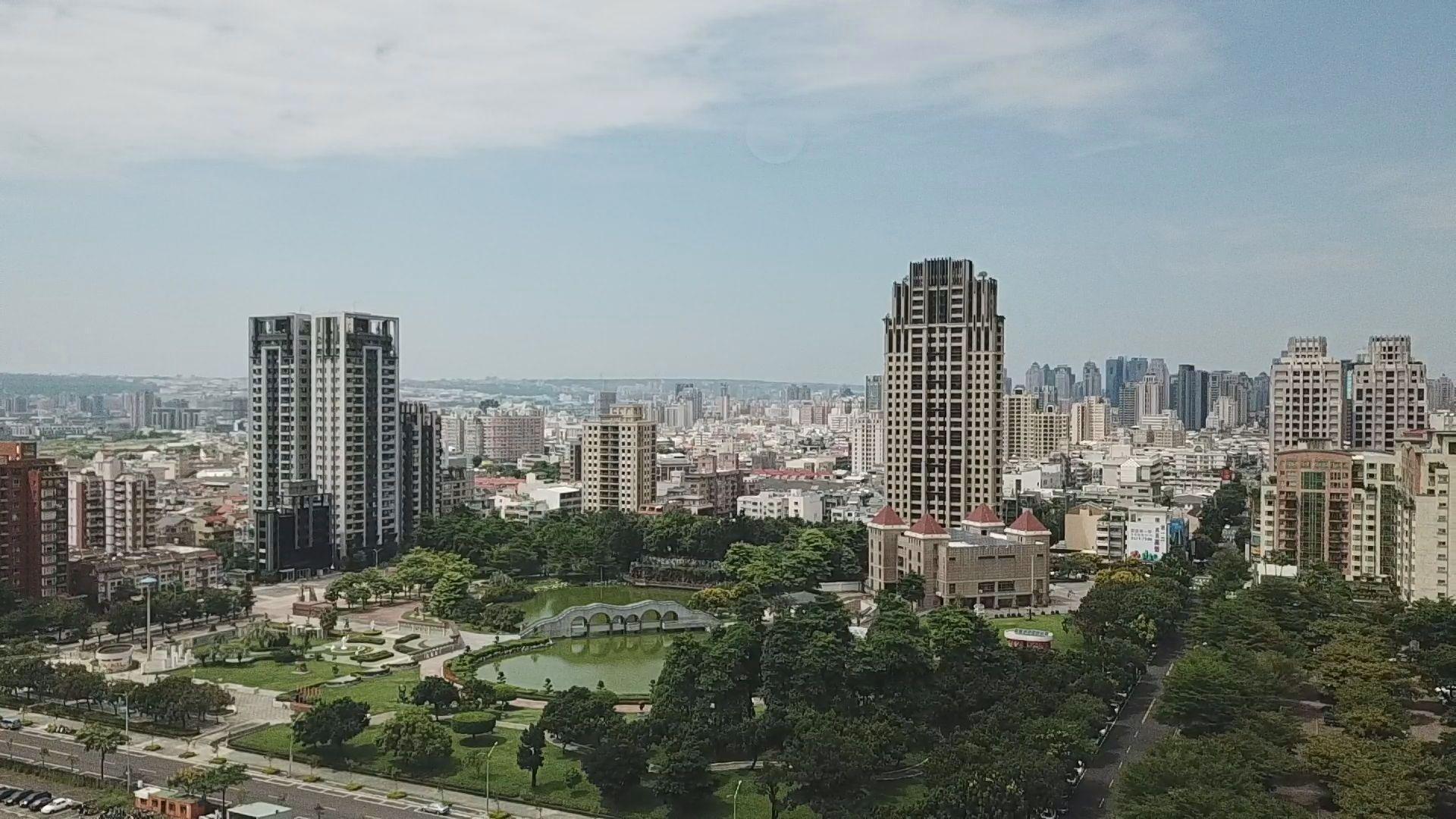 八期重劃區的綠覆率也是台中之冠,豐樂公園為該區指標性大型公園。