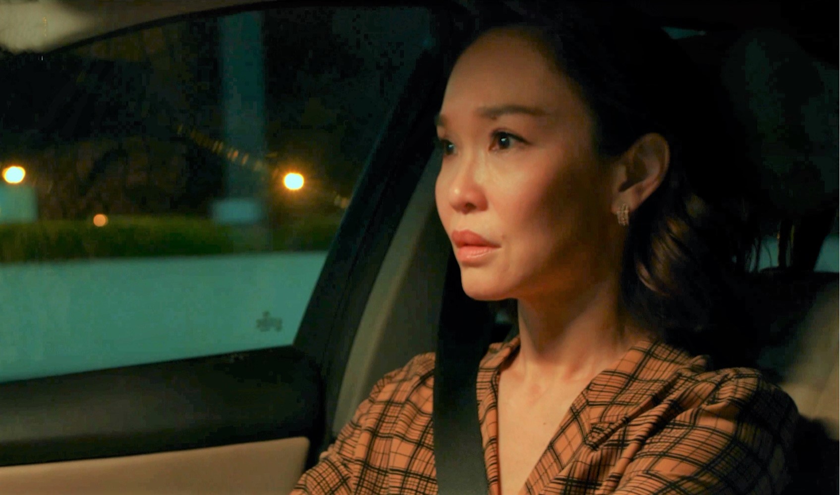 劇中精彩追車、翻車動作戲，讓范文芳嚇到緊張不已。 （拙八郎提供） 