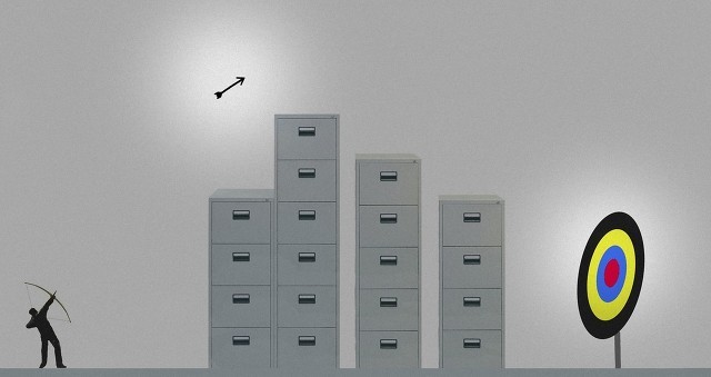 人人都想要具有批判思考的能力，但又是什麼阻礙了我們呢？這集從兩個面向來談阻礙批判思考的兩個主要原因，讓你具有批判思考的能力。