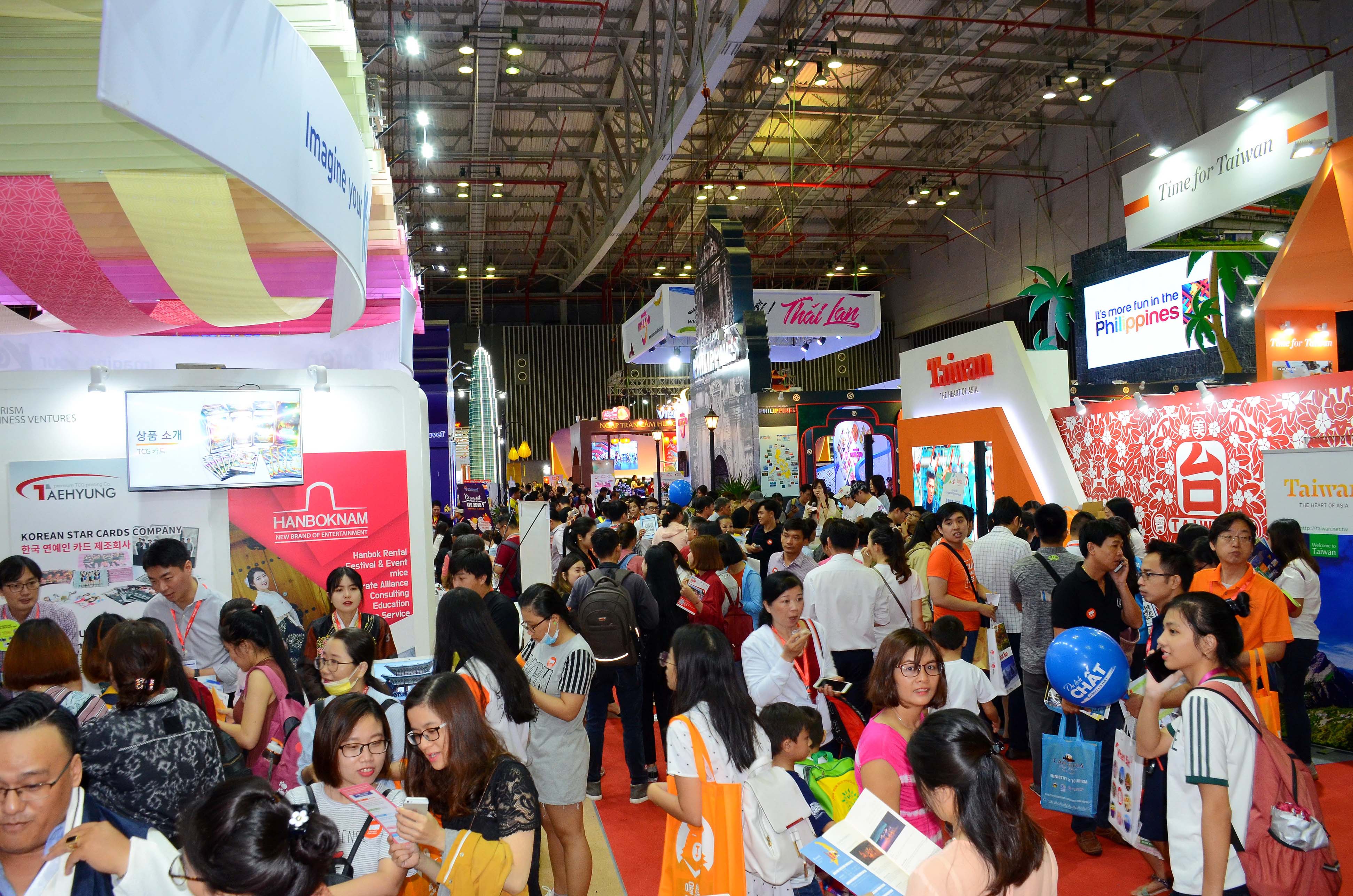 今年9月初舉辦的越南旅展，有中國廠商於因夾帶畫有「九段線」宣傳冊而被撤銷資格。（翻攝自itehcmc官網）