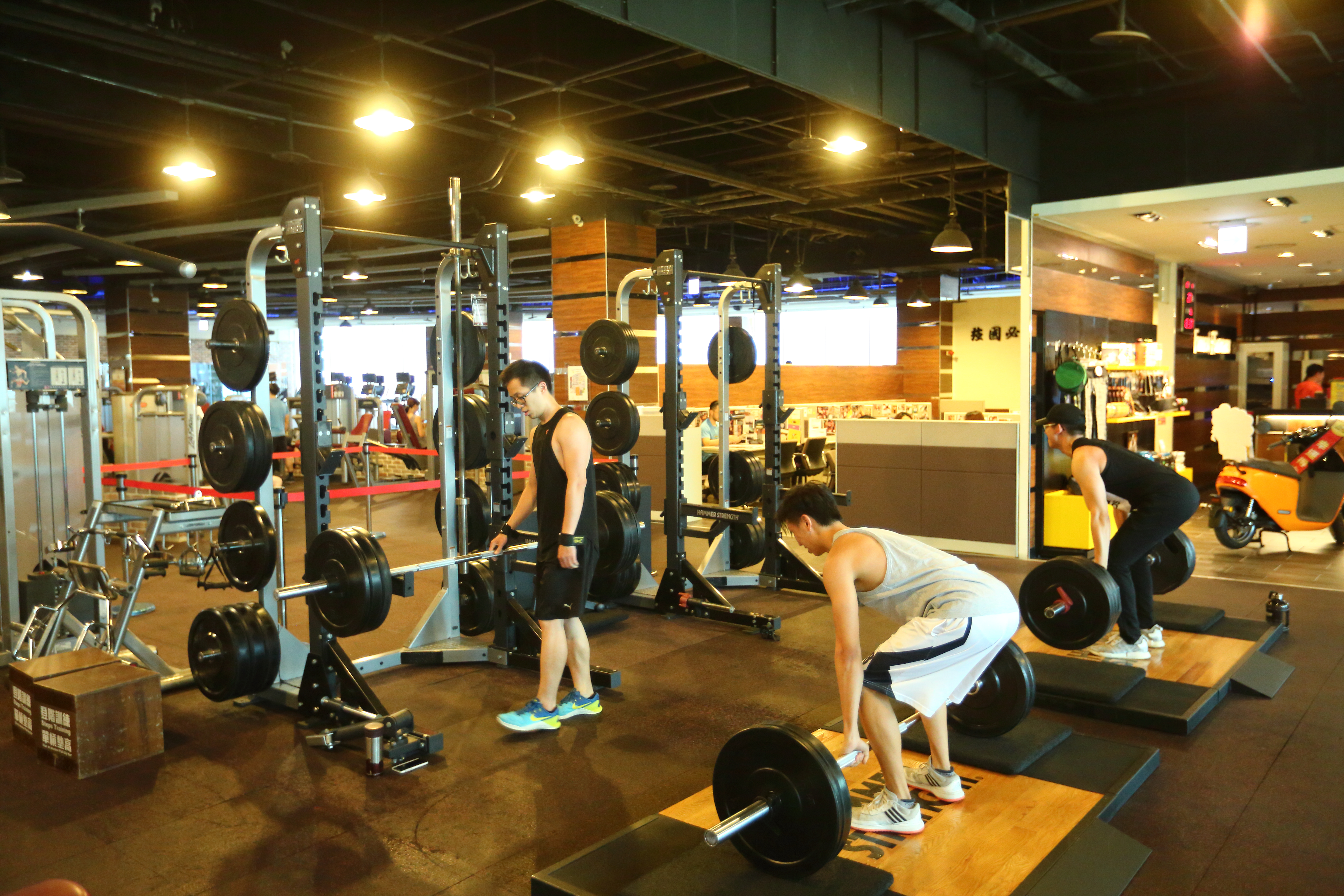 上流哥平日熱愛運動健身，因此發掘到健身工廠母公司柏文，大賺一倍。